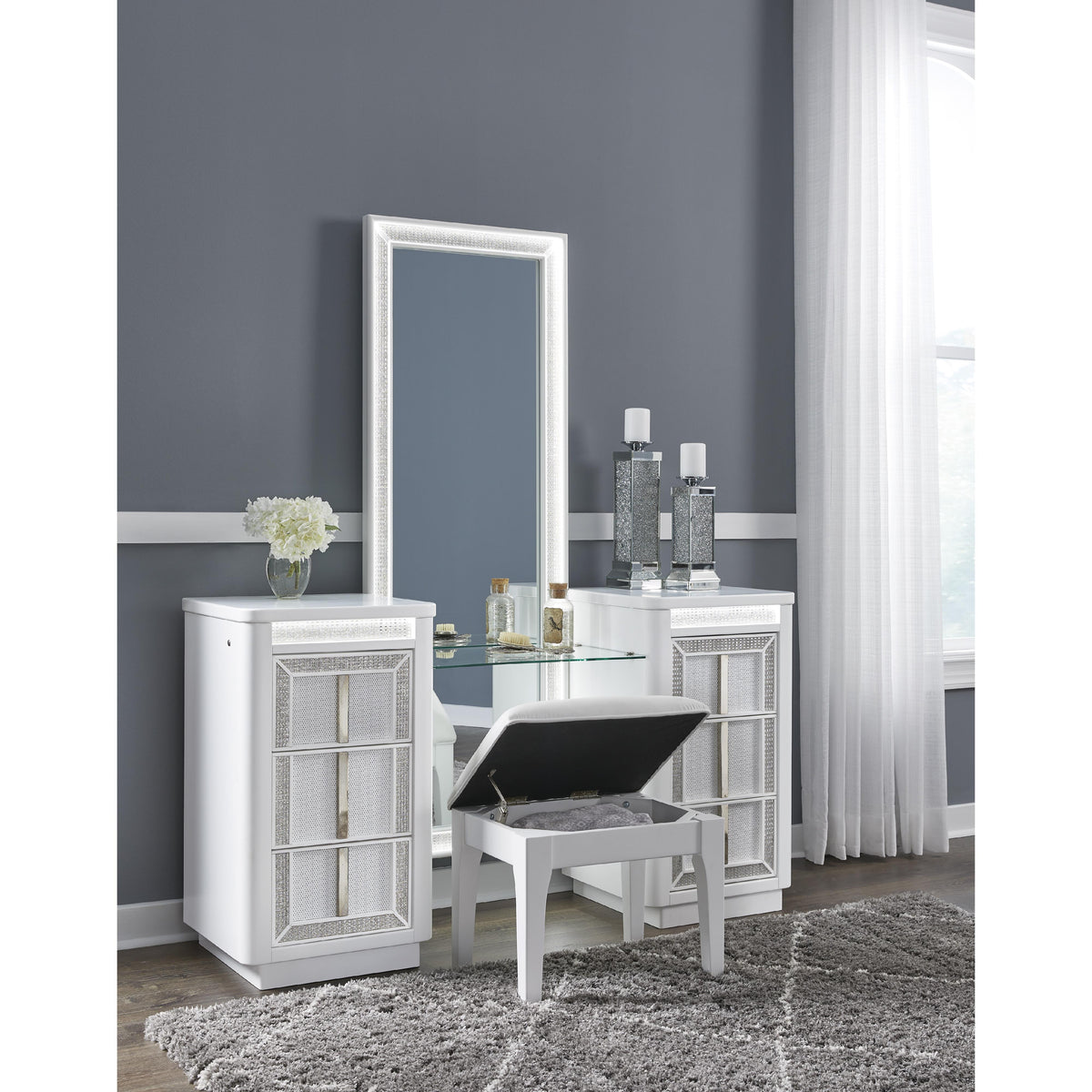 Signature Design by Ashley Chalanna B822B7 Vanity with Mirror IMAGE 6