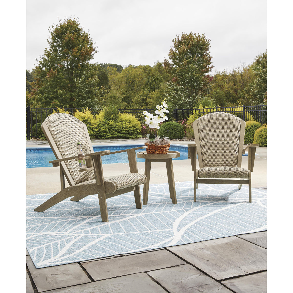 Signature Design by Ashley Marina Sun PCP204-706 Round End Table IMAGE 6
