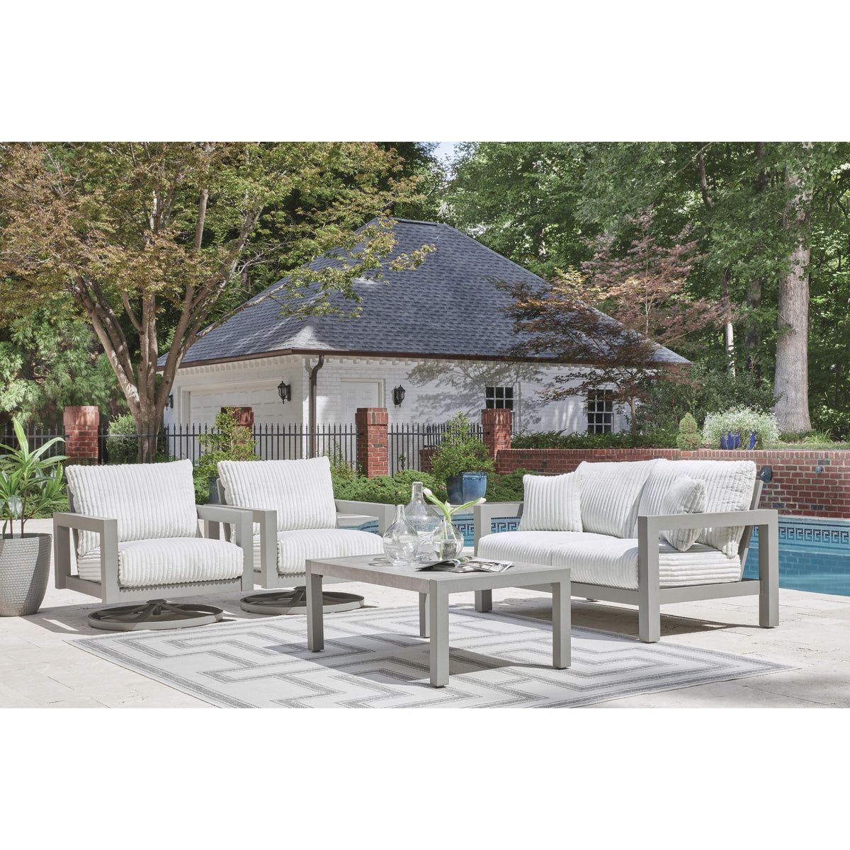 Signature Design by Ashley Hurley Park PCP695-821 Swivel Chair w/Cushion IMAGE 6