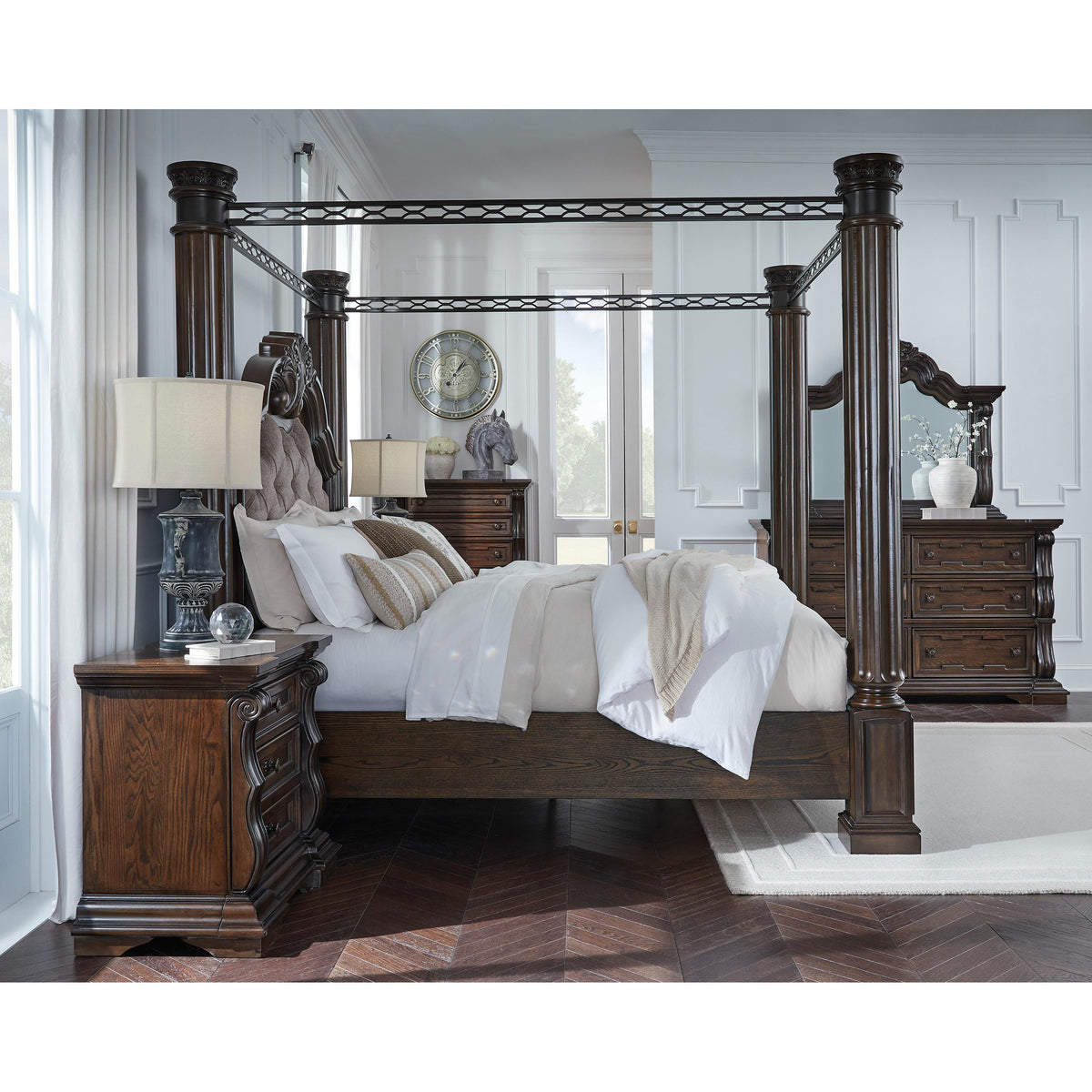 Signature Design by Ashley Maylee B947B8 Queen Canopy Bed IMAGE 11