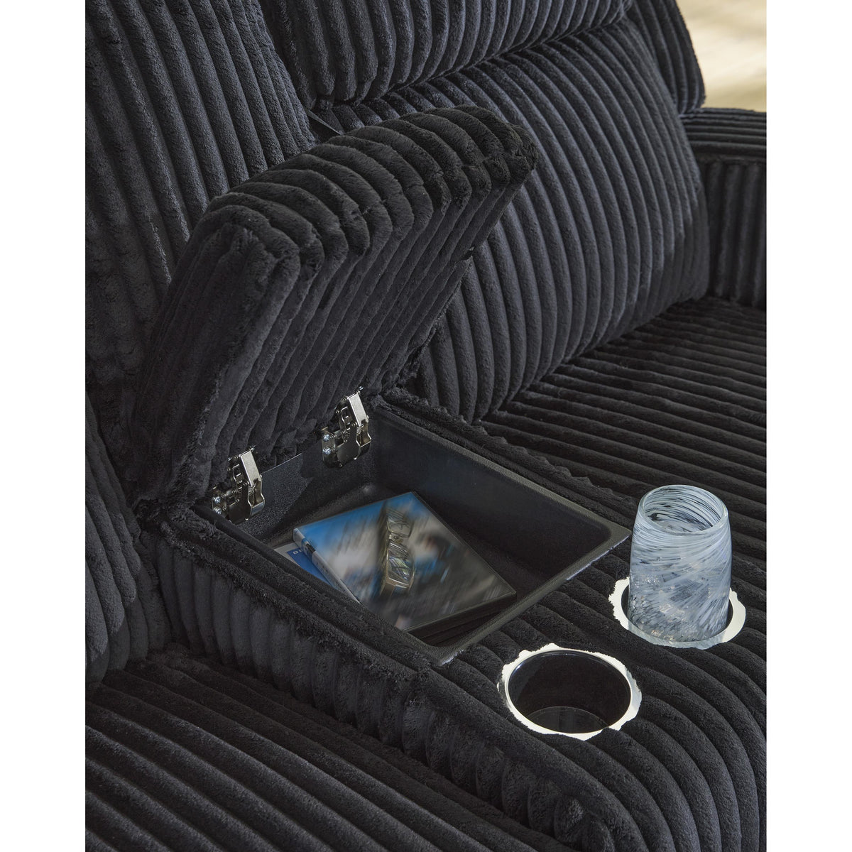 Signature Design by Ashley Forest Lake PC6420218 Power Reclining Loveseat with Console and Adjustable Headrest IMAGE 6