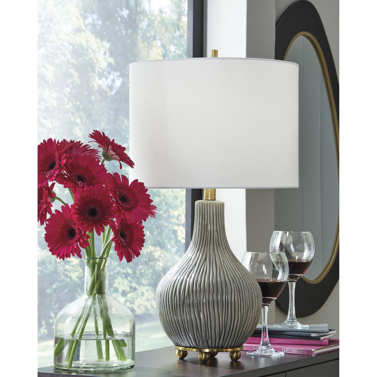 Signature Design by Ashley Judlen L100844 Ceramic Table Lamp IMAGE 2