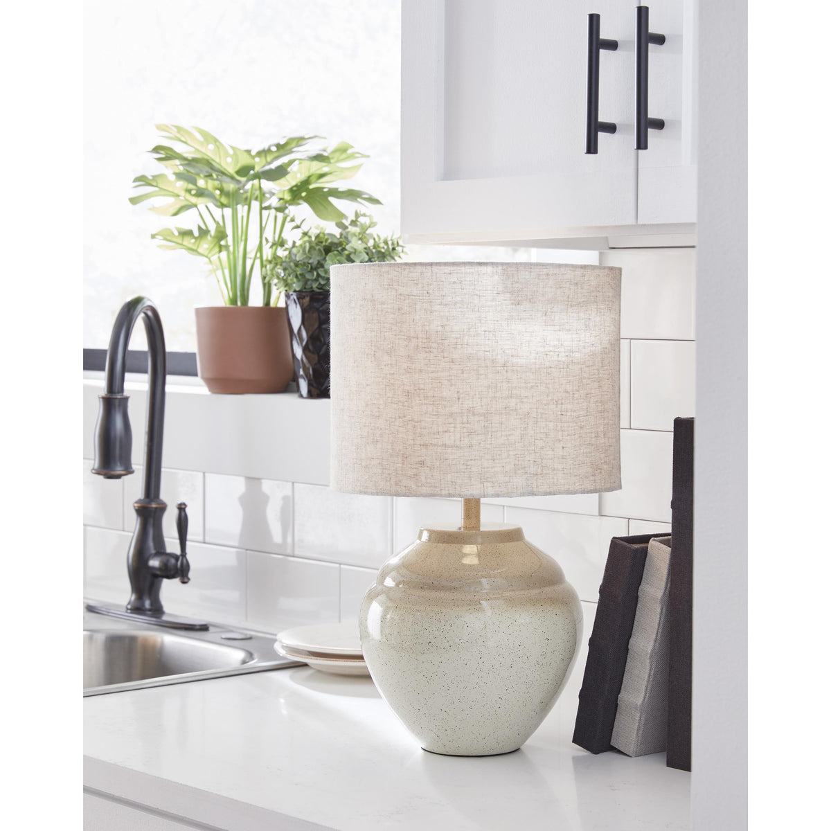 Signature Design by Ashley Waldish L200204 Metal Table Lamp IMAGE 2