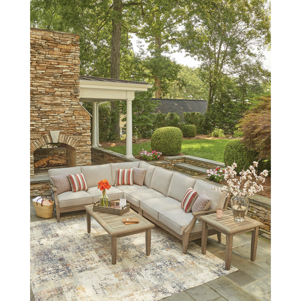 Signature Design by Ashley Clare View P801P11 4 pc Outdoor Sectional IMAGE 3