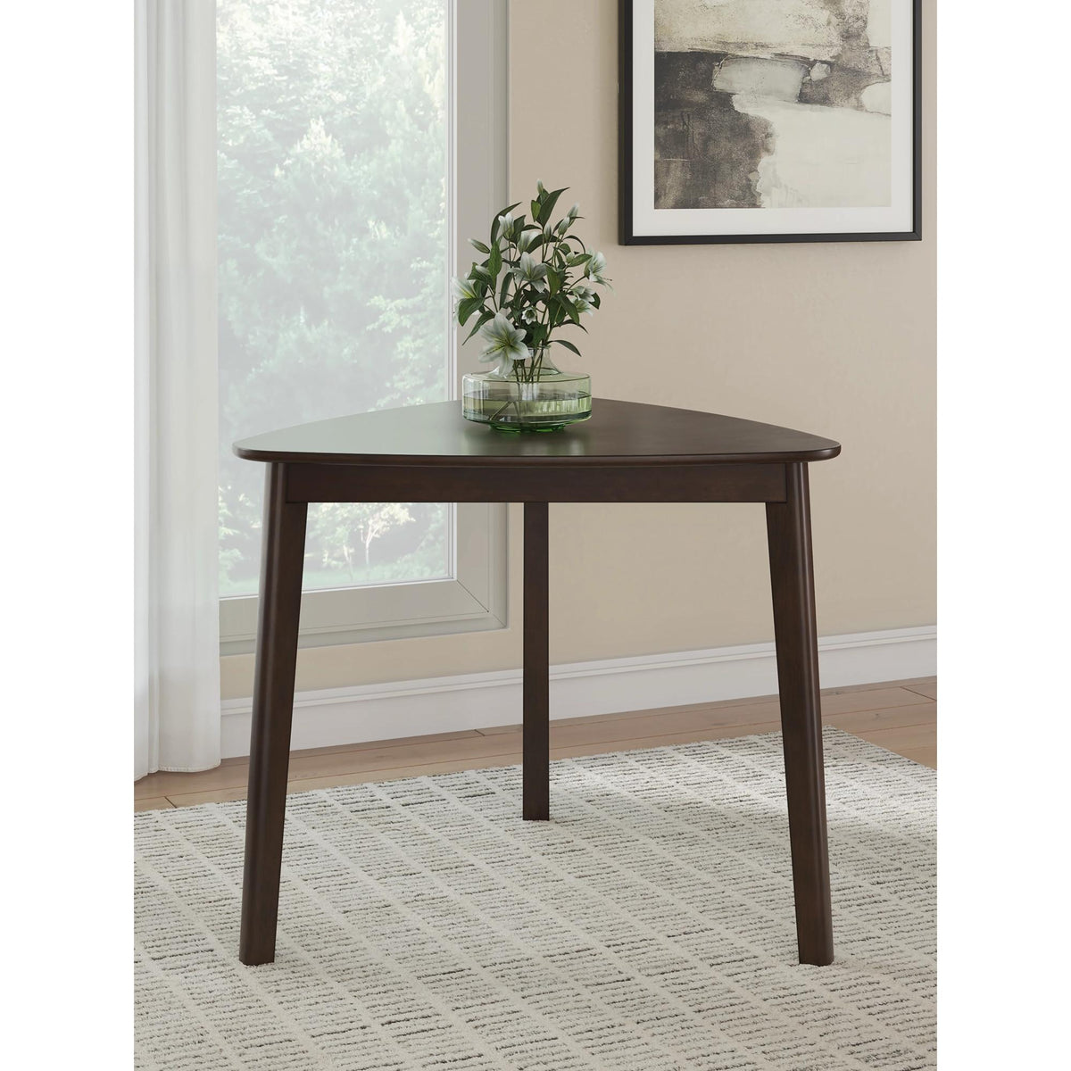 Signature Design by Ashley Shorbyn PCD607-16 Triangle Dining Room Table IMAGE 4