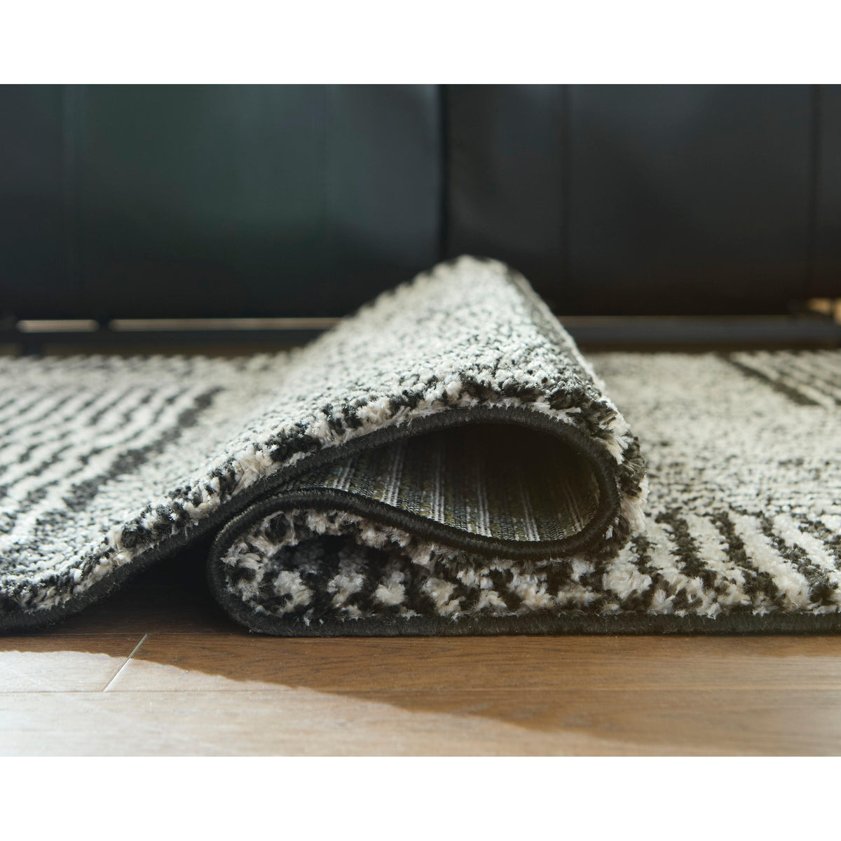 Signature Design by Ashley Kurtmen R407591 Large Rug IMAGE 4