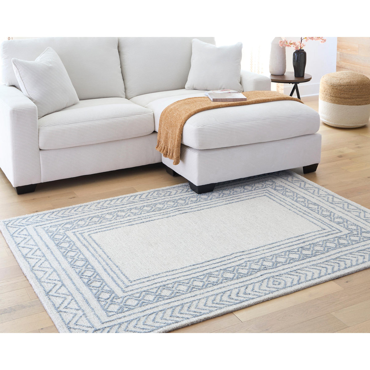 Signature Design by Ashley Azelhurst R407852 Medium Rug IMAGE 2