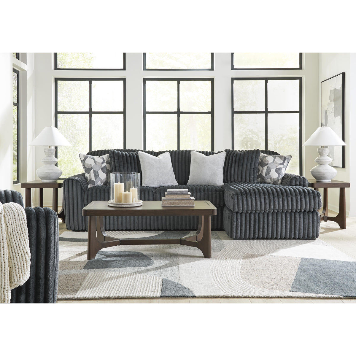 Signature Design by Ashley Midnight-Madness 98105S3 2 pc Sectional Sofa Chaise IMAGE 4