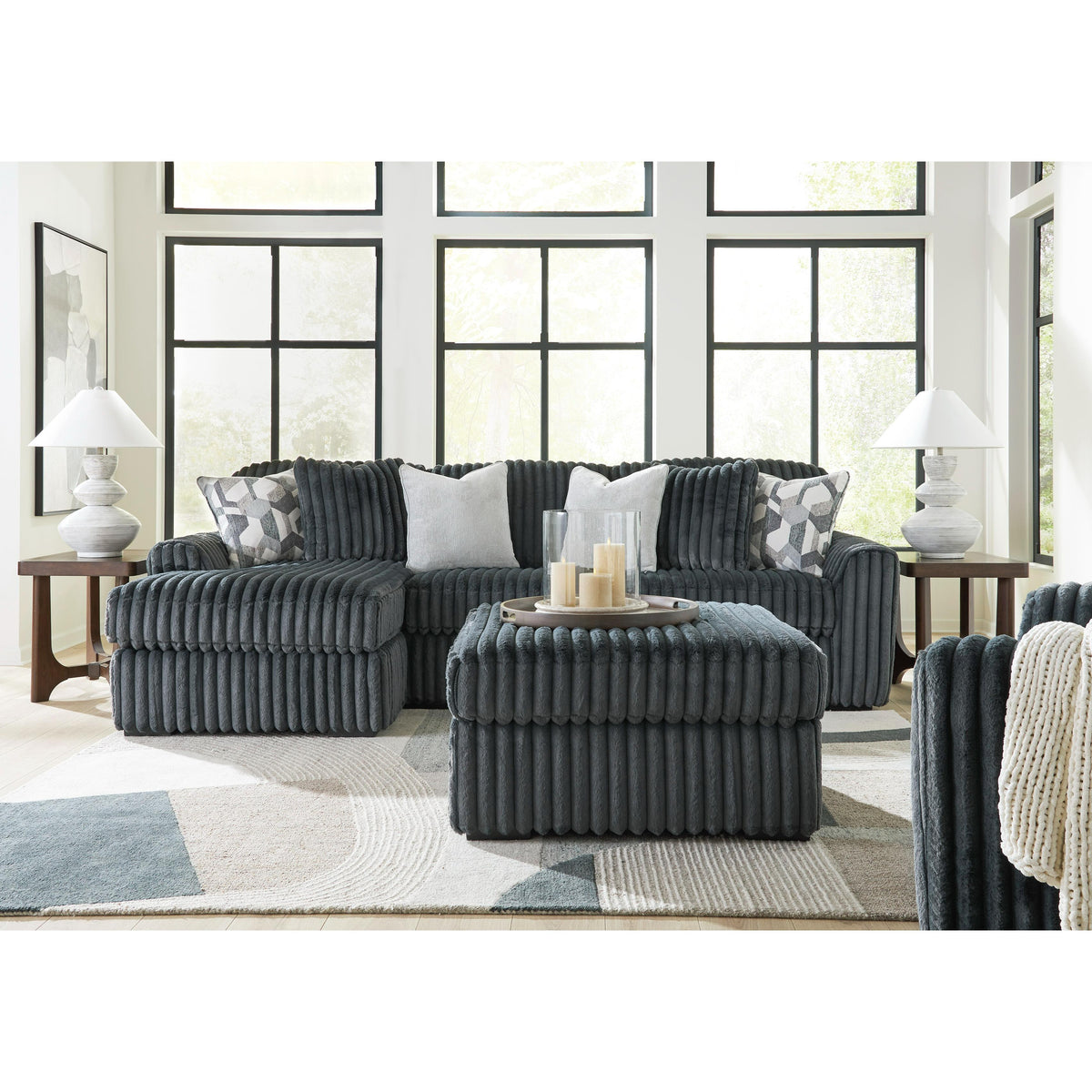 Signature Design by Ashley Midnight-Madness 98105S4 2 pc Sectional Sofa Chaise IMAGE 5