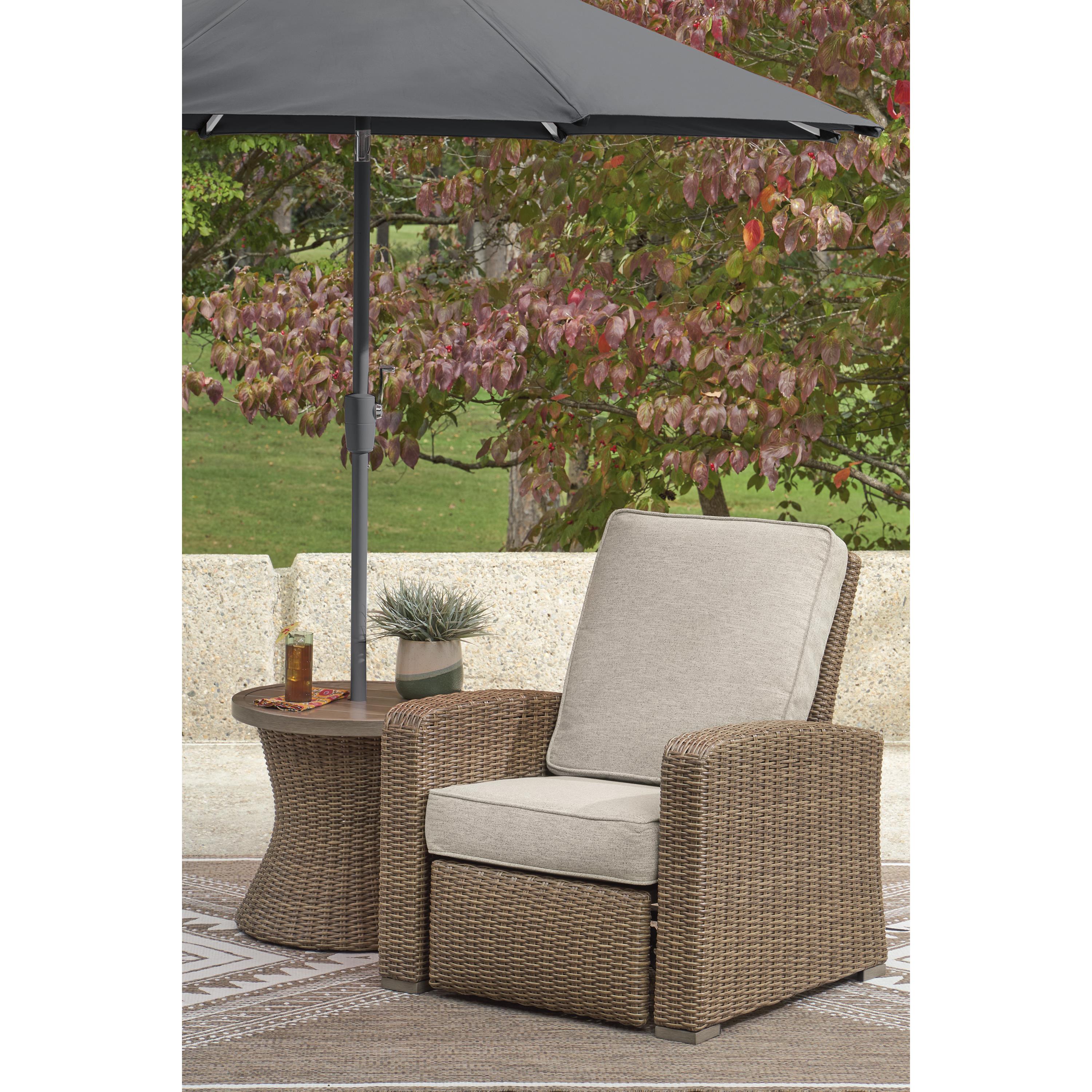 Signature Design by Ashley Laguna Heights PCP790-706 Round End Table with Umbrella Option IMAGE 12