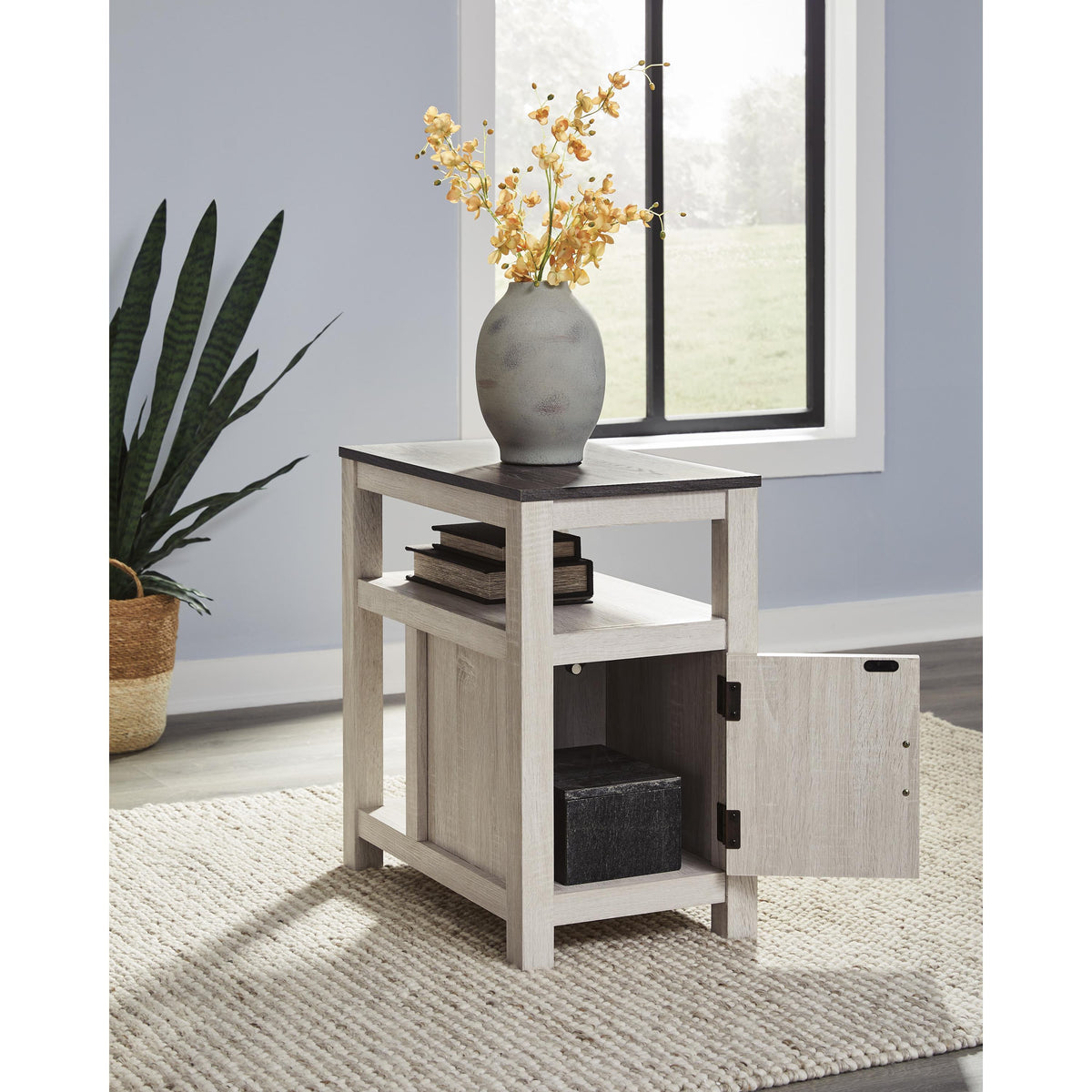 Signature Design by Ashley Fendenmore T190-217 Chair Side End Table IMAGE 7