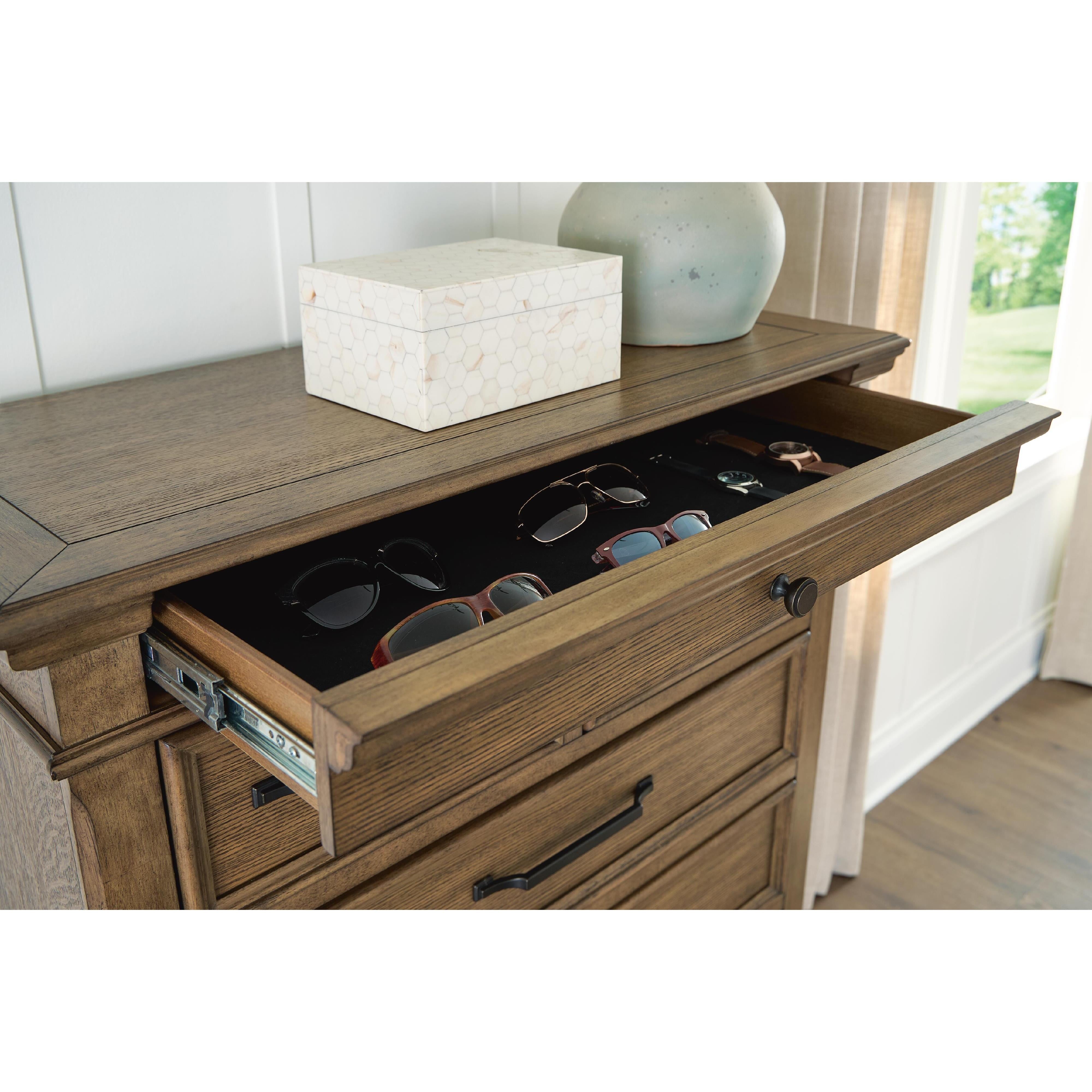 Signature Design by Ashley Karallin 7-Drawer Chest PCB782-46 IMAGE 5