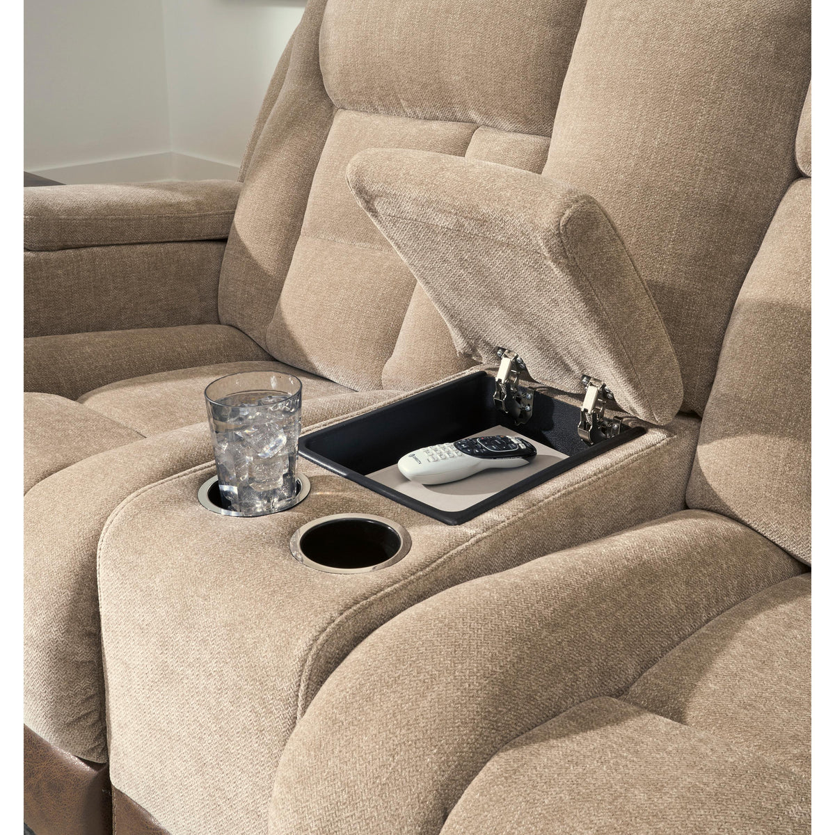 Signature Design by Ashley Mixed Motion PC8350418 Power Reclining Loveseat with Console & Adjutasble Headrest IMAGE 5