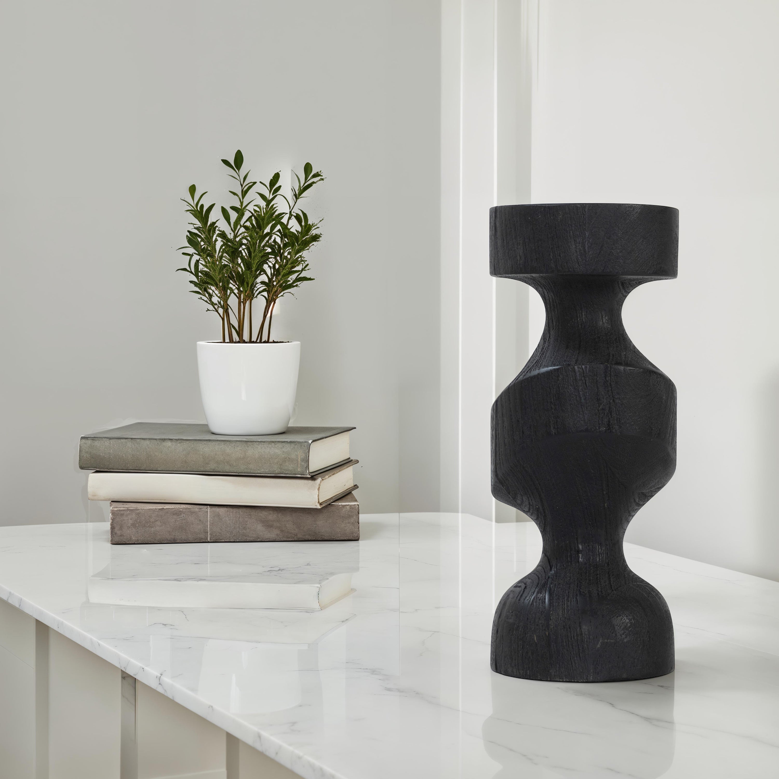 Severn Statue, Black - Lifestyle Image - STA799