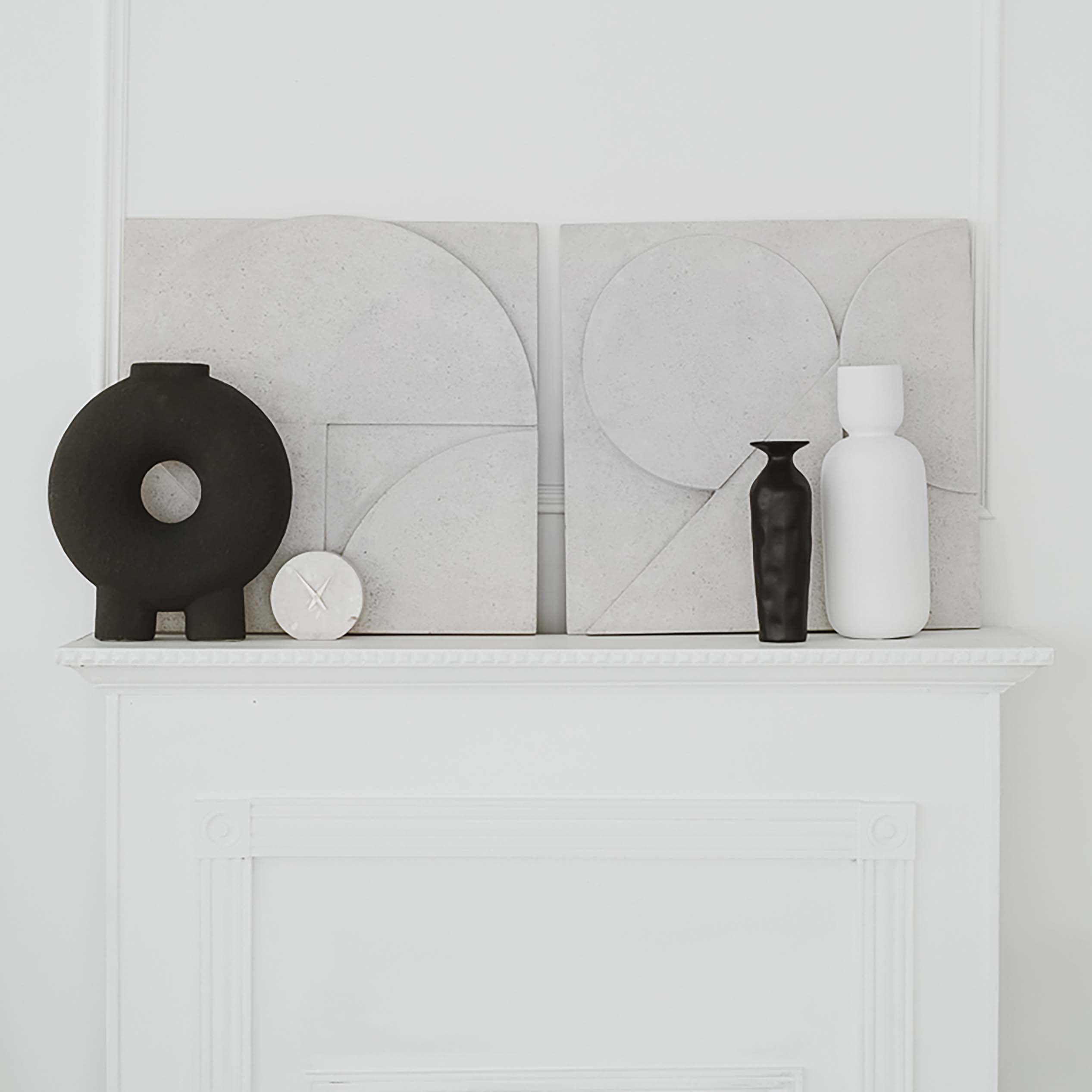 Sahara 24" Wide Wall Art, Off-white - Lifestyle Image - W6711