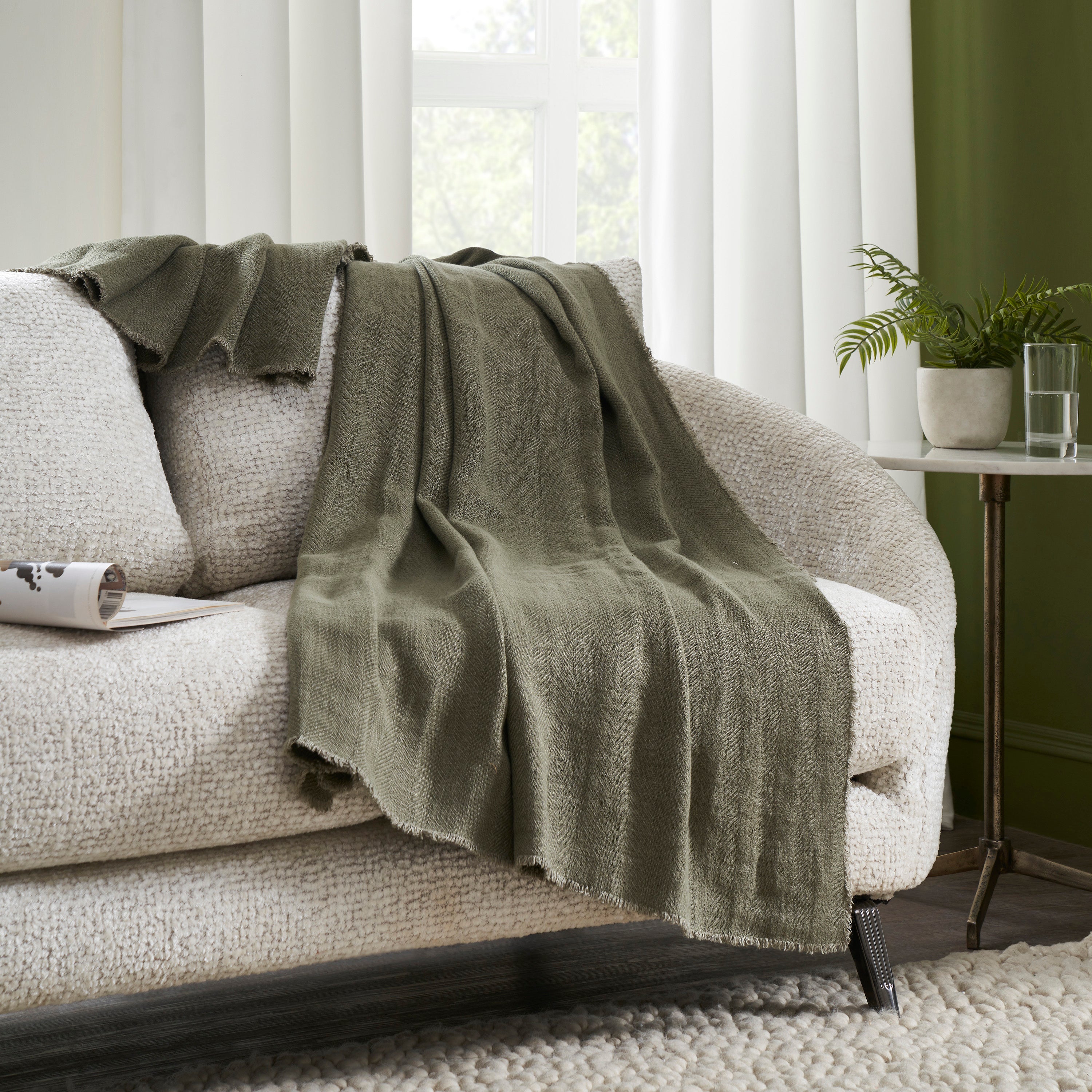 Vernier 70X50 Throw Blanket, Dark Green - Angle Image - THR1014
