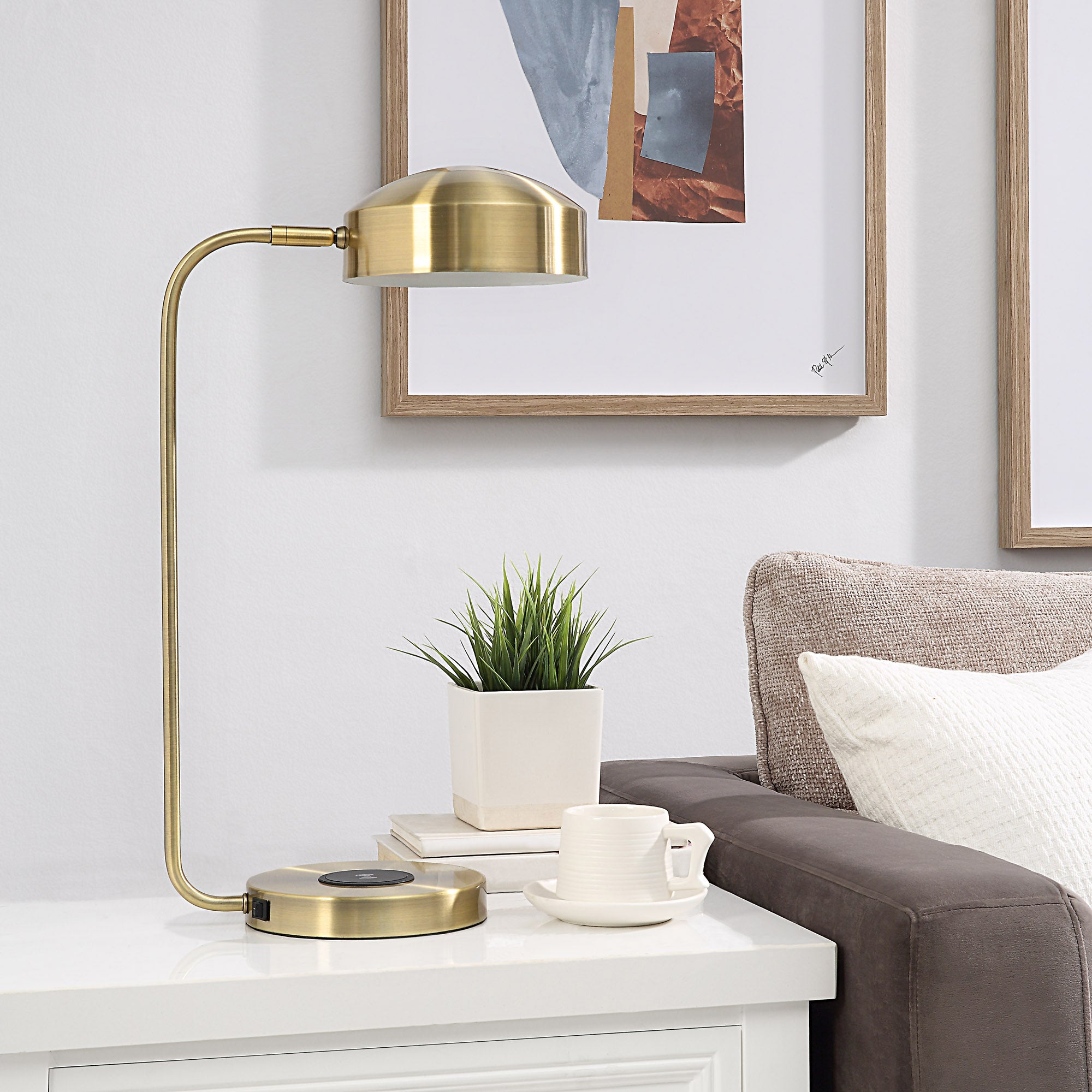 Riesco 22.5" Length Desk Lamp, Antique Brass - Lifestyle Image - LPT1214