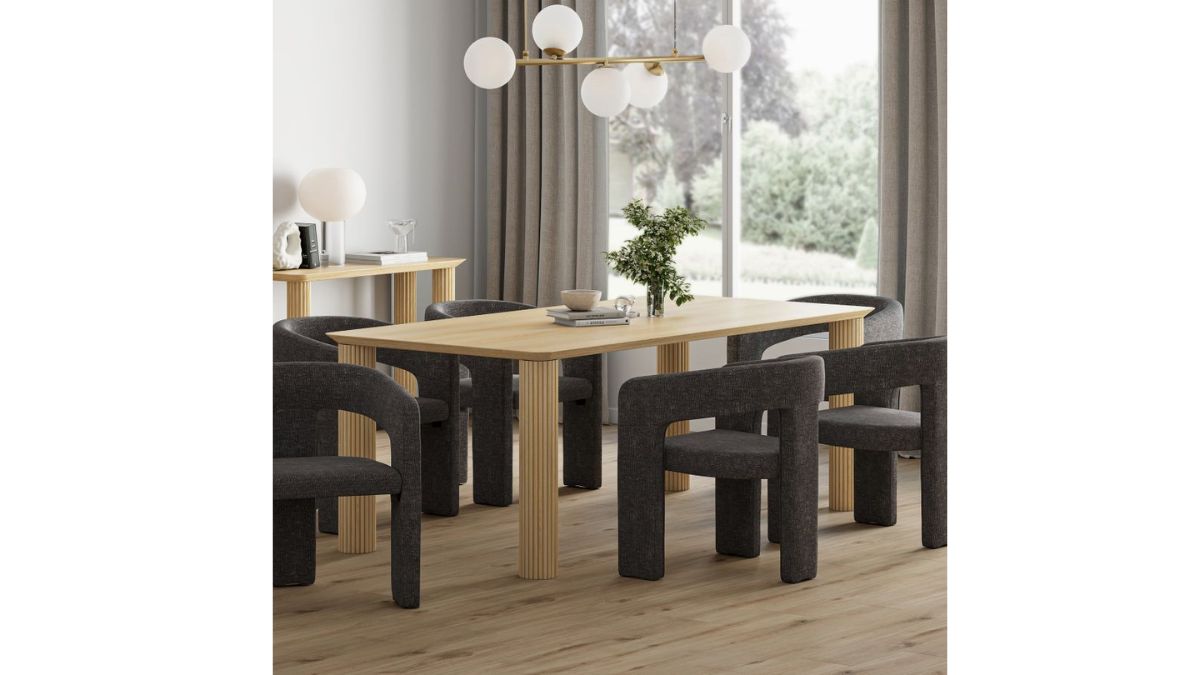 SANGRA DINING TABLE