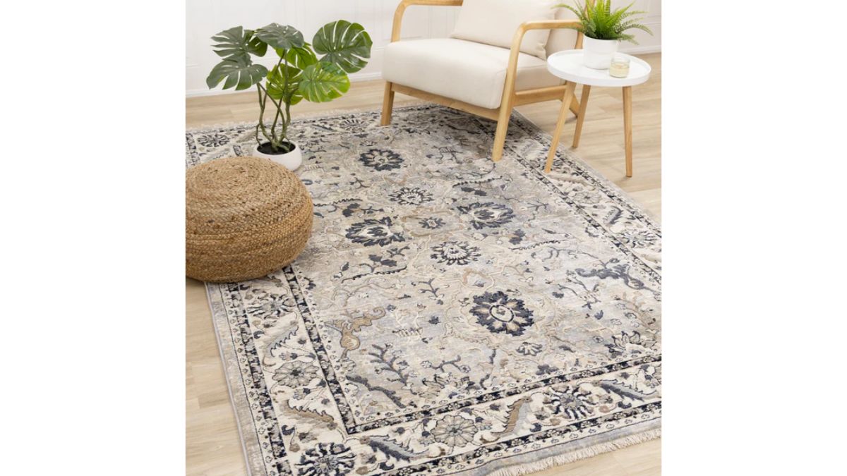 Samira Traditional Cream Blue Border Rug