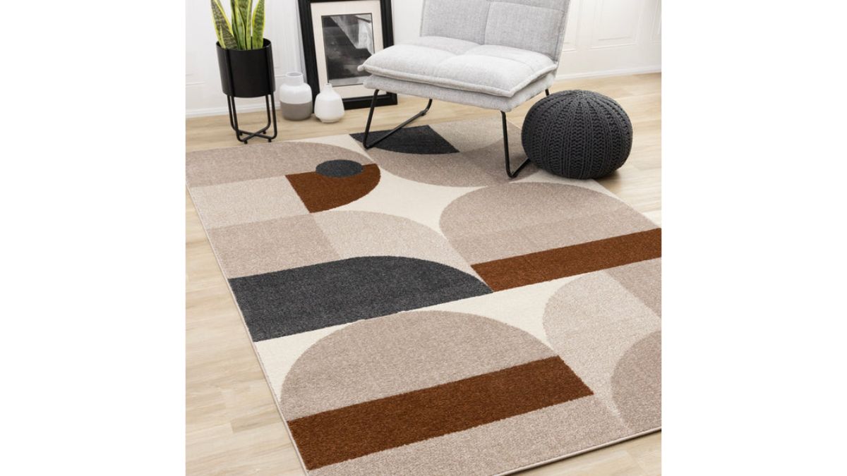 Malibu Taupe Oxblood Cream Curvy Geometric Design Rug