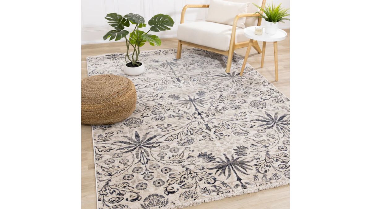 Samira Ornate Leaf Pattern Rug