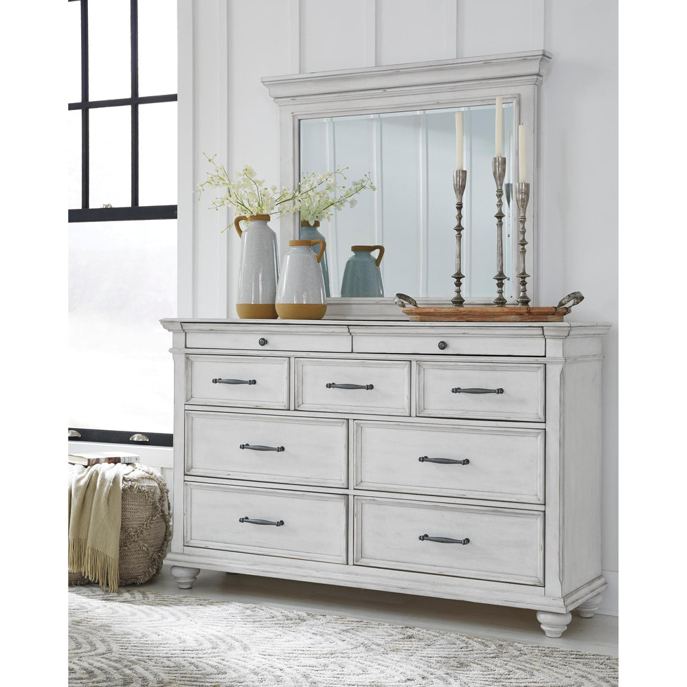  Benchcraft Kanwyn B777B5 5 pc Queen Upholstered Panel Bedroom Set IMAGE 3