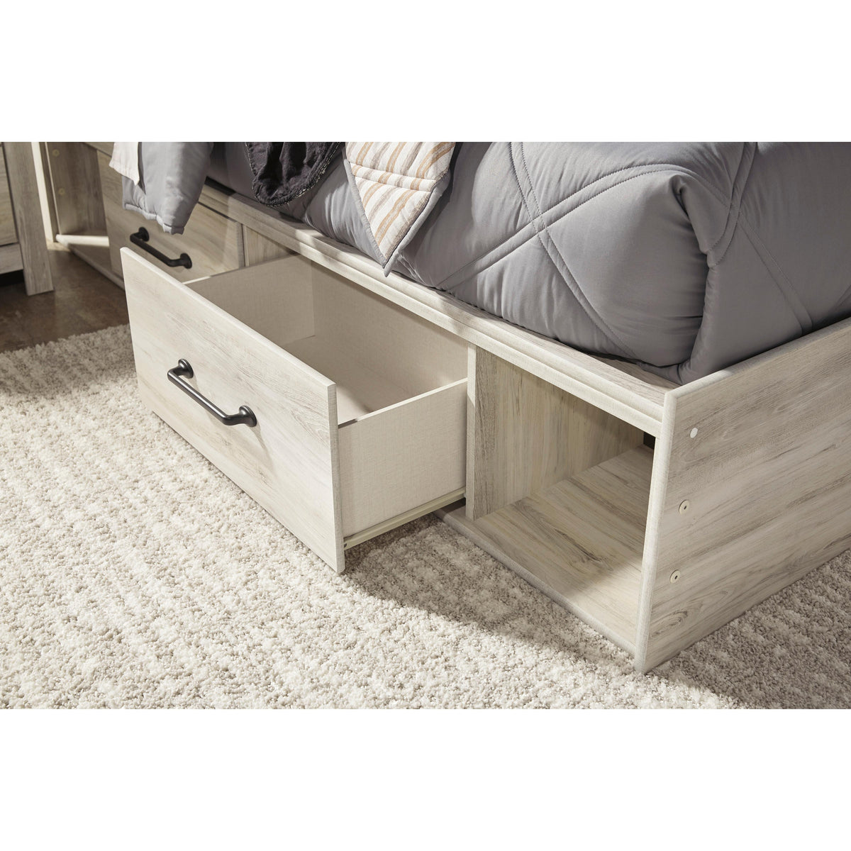  Signature Design by Ashley Cambeck B192B34 Full Panel Bed with 4 Storage Drawers IMAGE 7