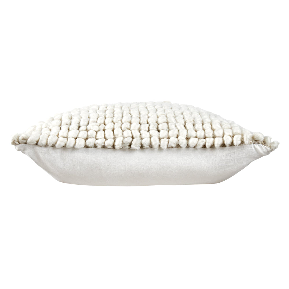  Signature Design by Ashley Aavie A1000956 Pillow IMAGE 3