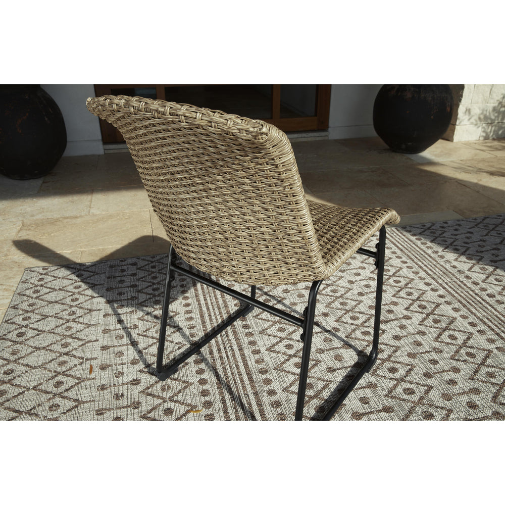  Signature Design by Ashley Amaris P369-601 Chair IMAGE 5