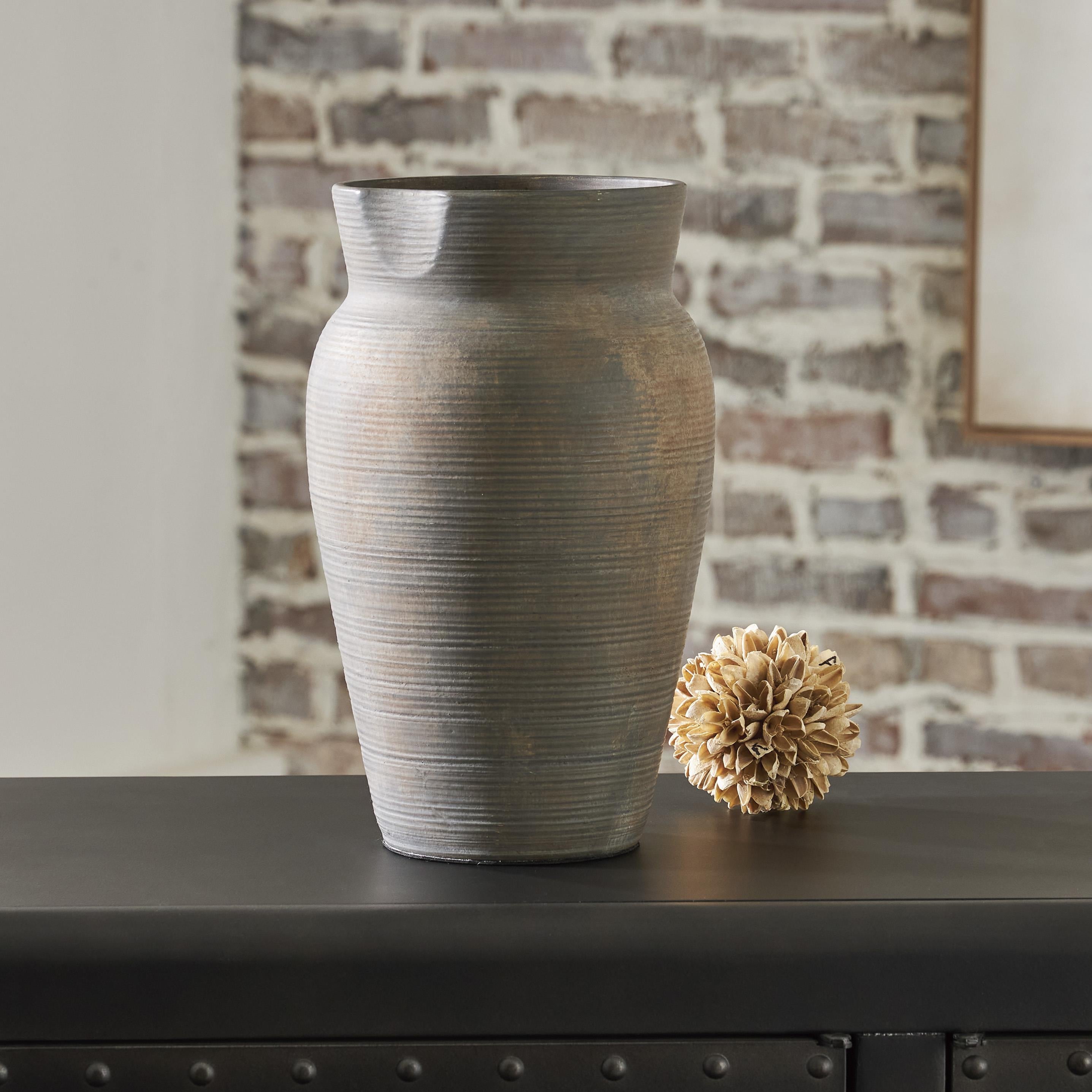  Signature Design by Ashley Brickmen A2000658 Vase IMAGE 2
