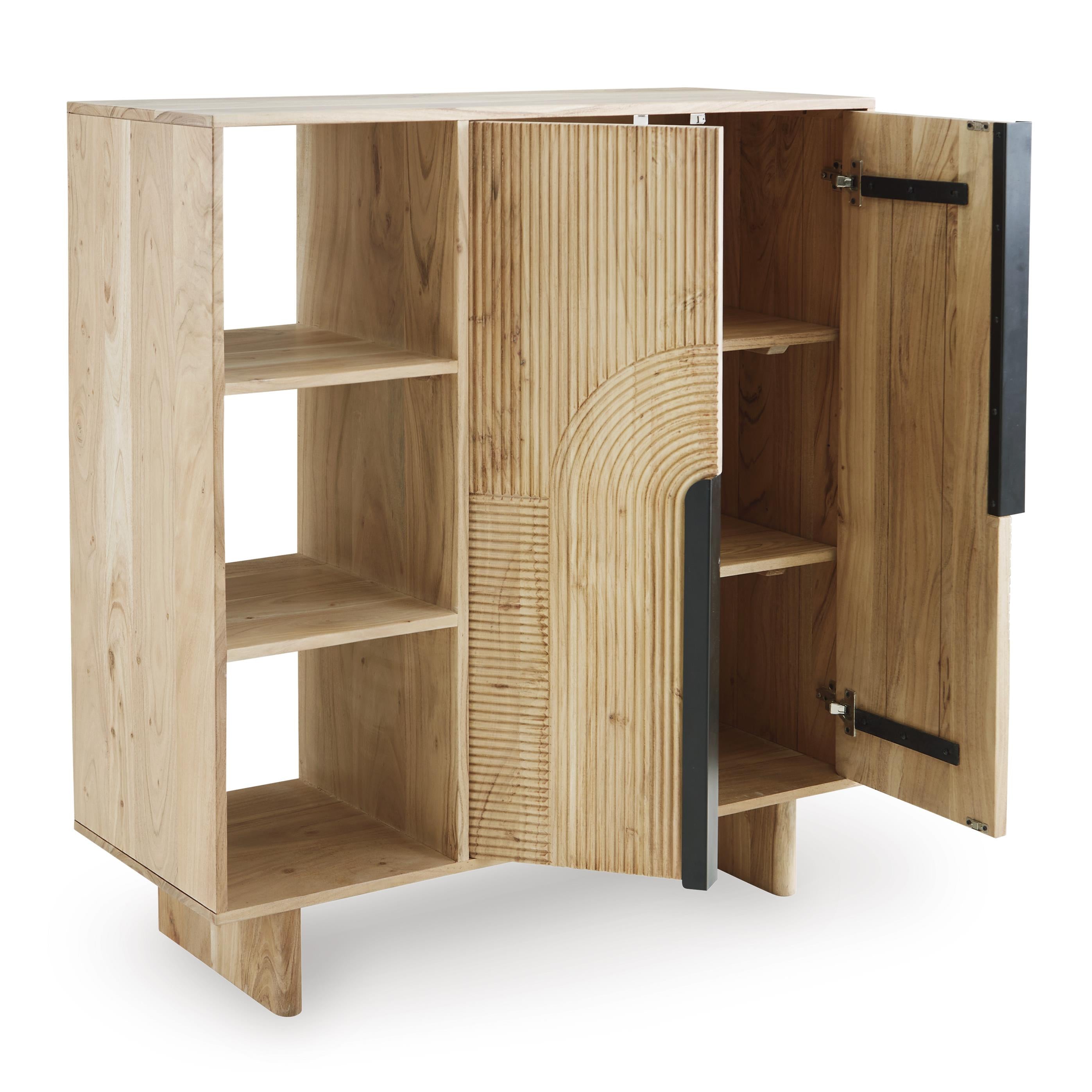  Signature Design by Ashley Kierwell A4000653 Accent Cabinet IMAGE 2
