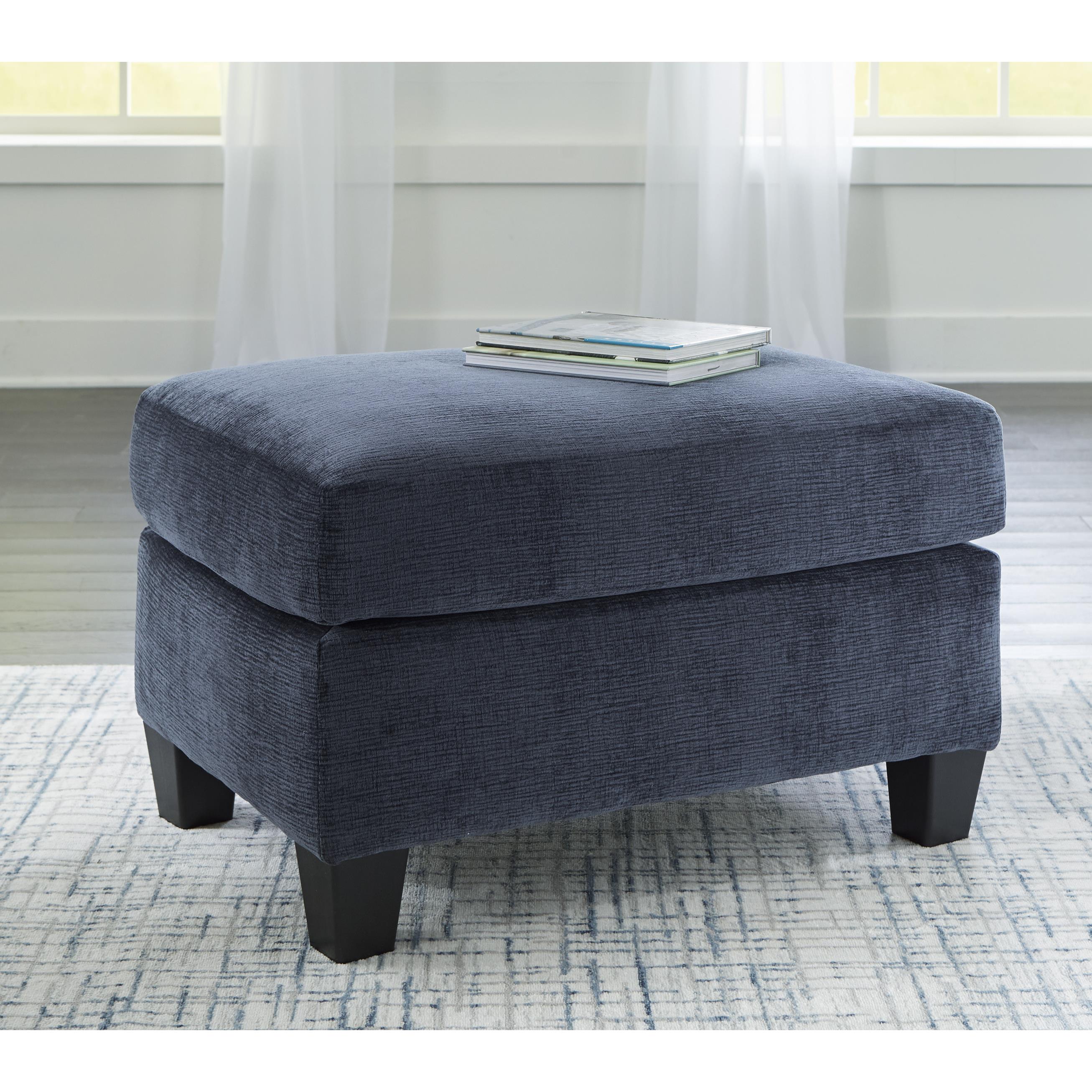  Benchcraft Amity Bay 67206U1 Chair and Ottoman IMAGE 4