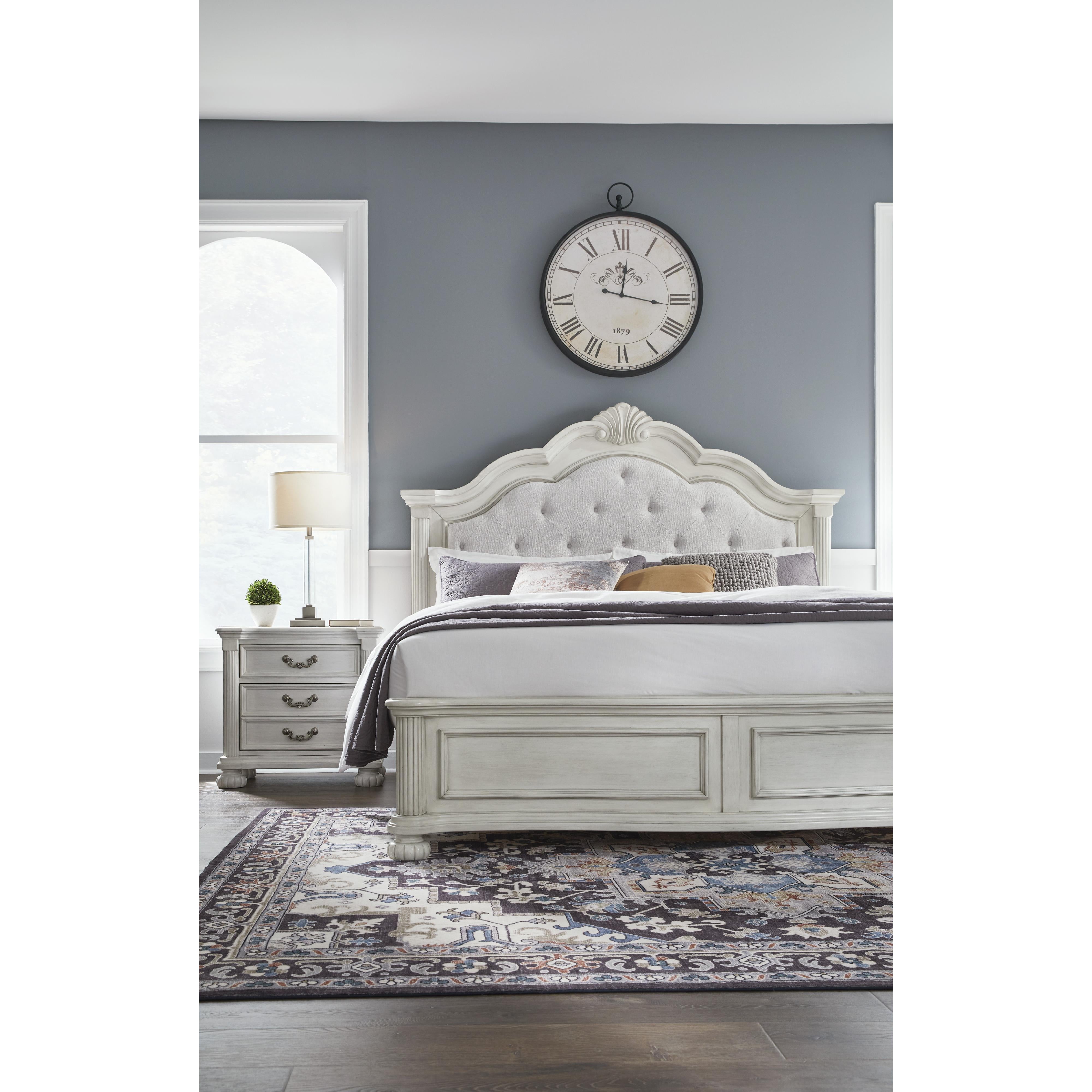  Benchcraft Montelaine B795B2 Queen Upholstered Panel Bed IMAGE 8