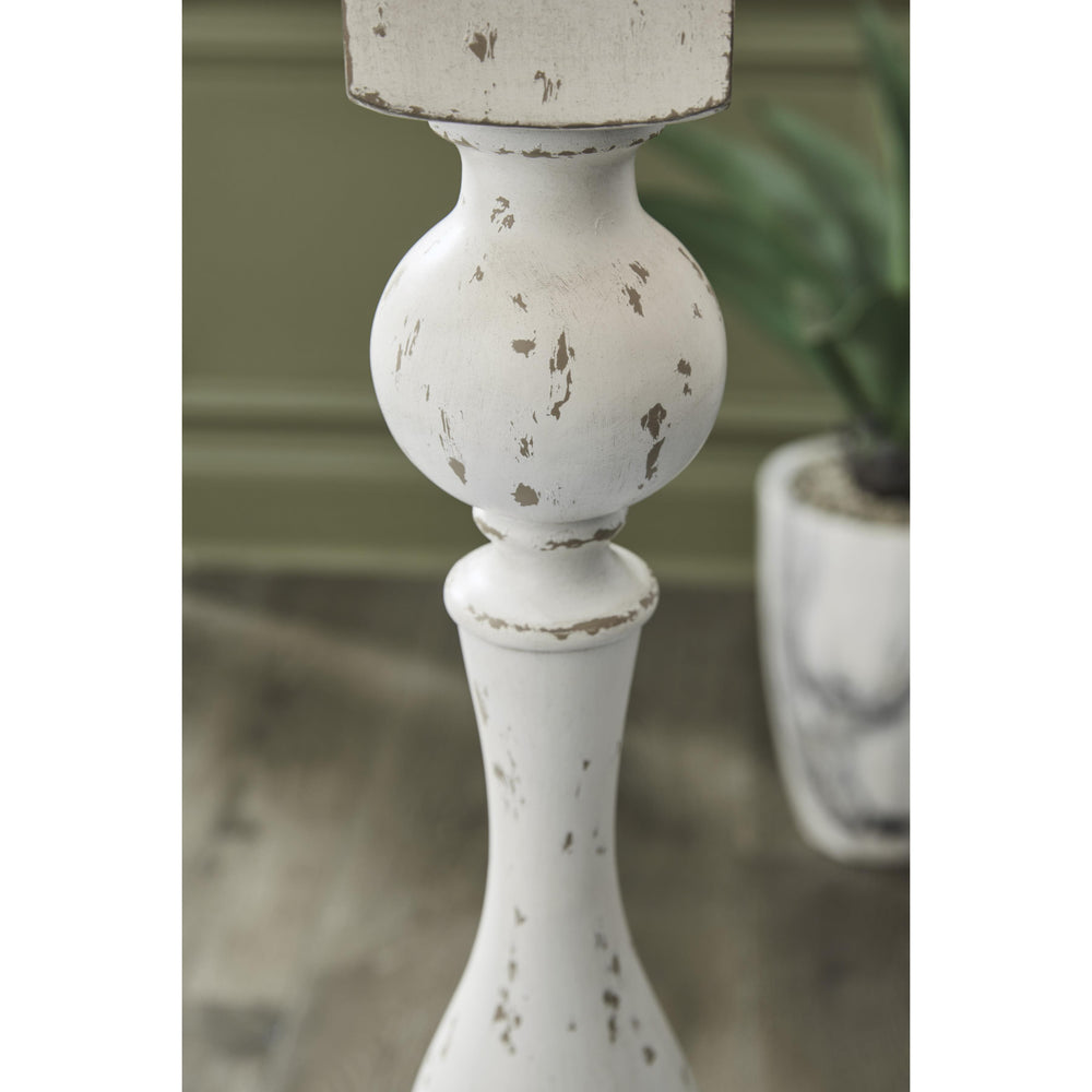  Signature Design by Ashley Madsbrook L235921 Poly Floor Lamp IMAGE 3