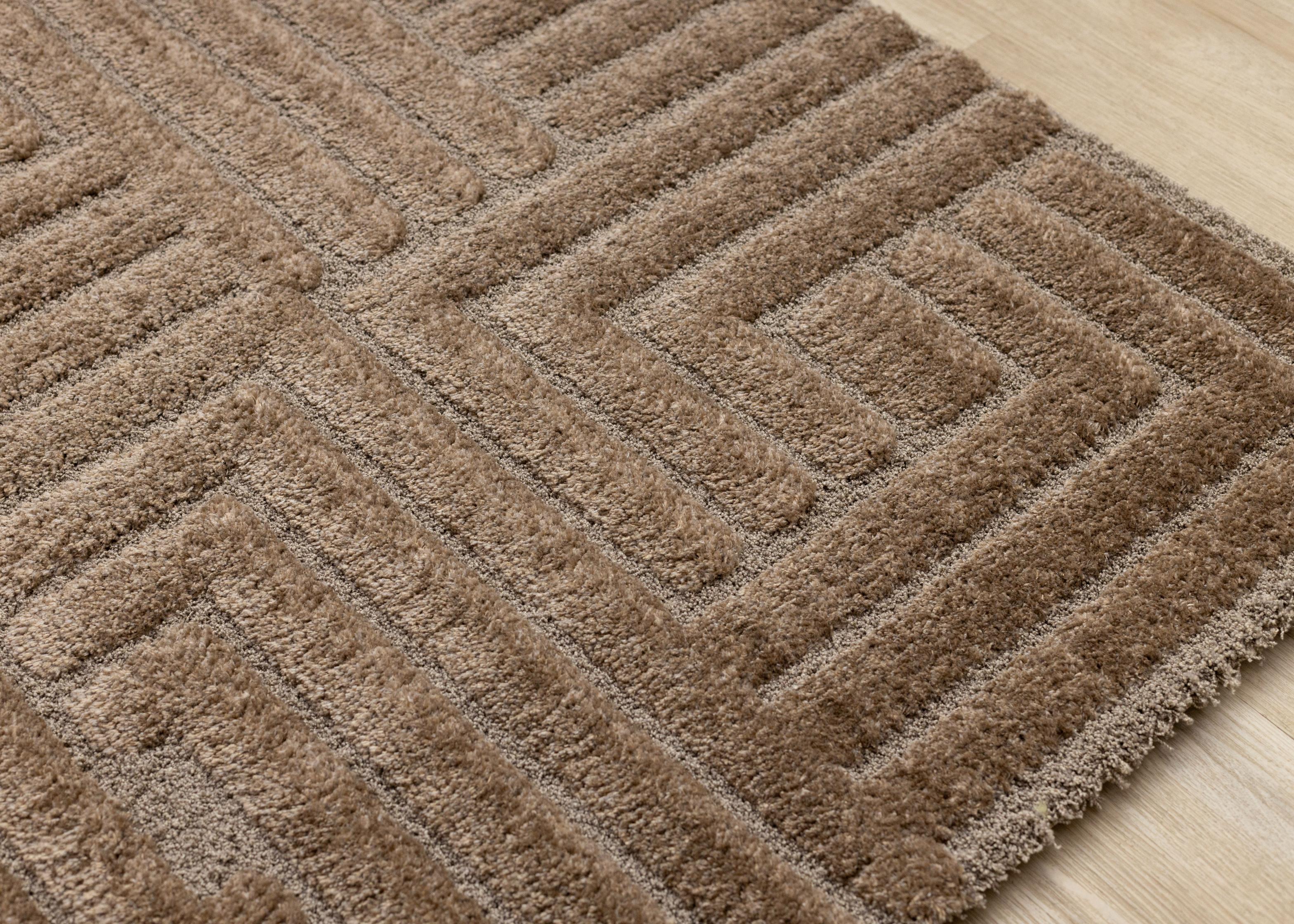 Luxe Brown Maze Design Rug