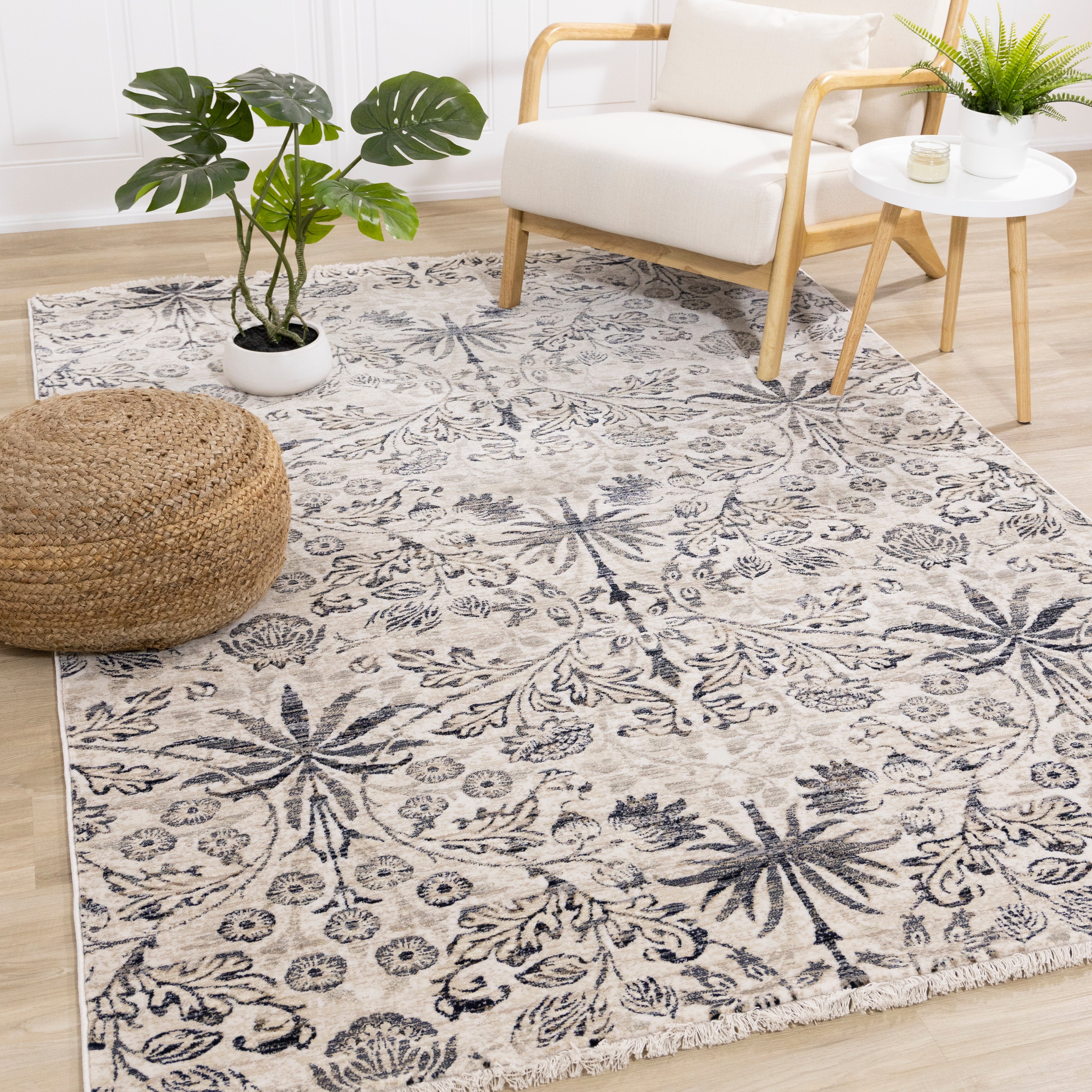 Samira Ornate Leaf Pattern Rug