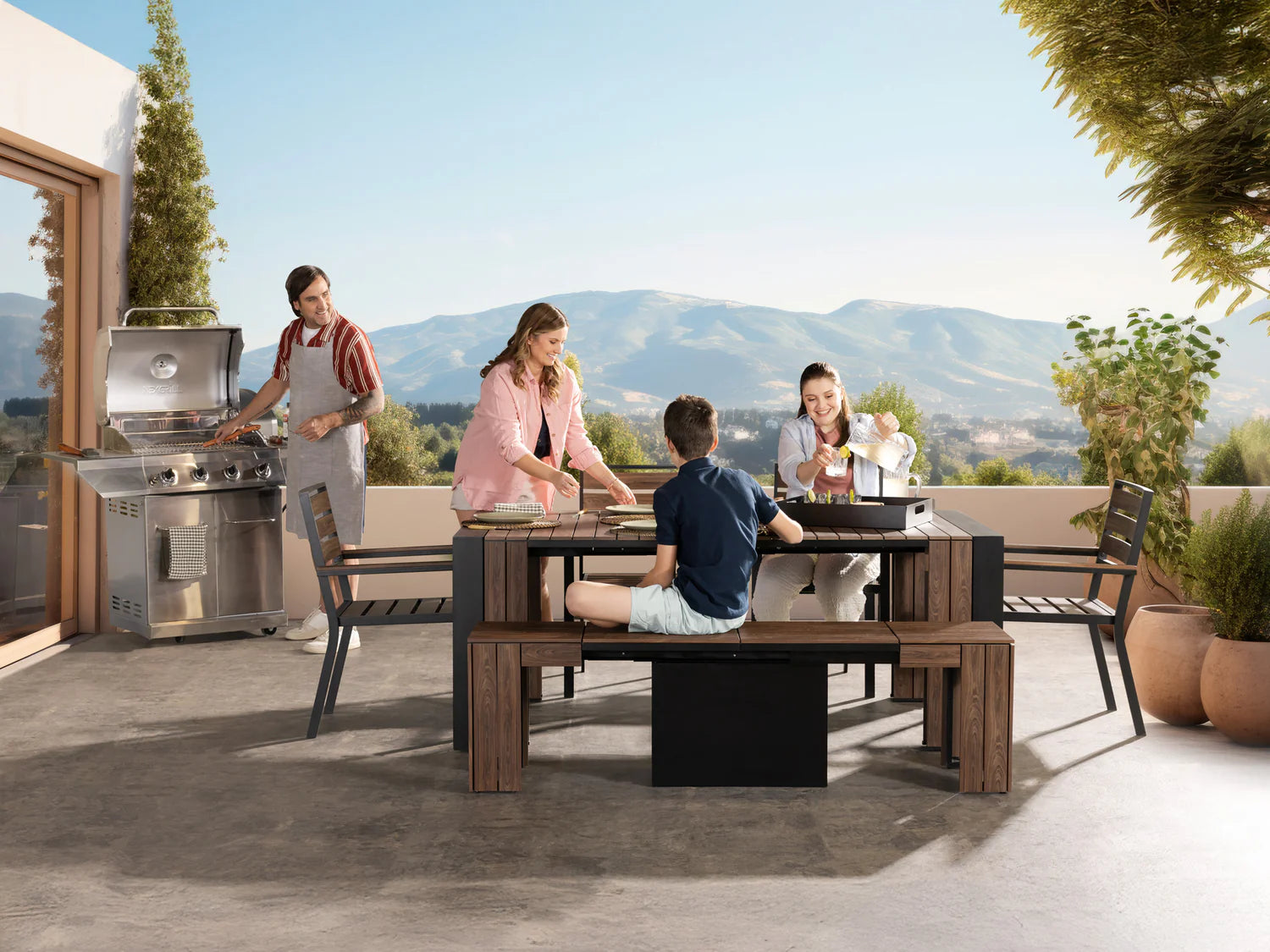Outdoor Dining Set - The Host