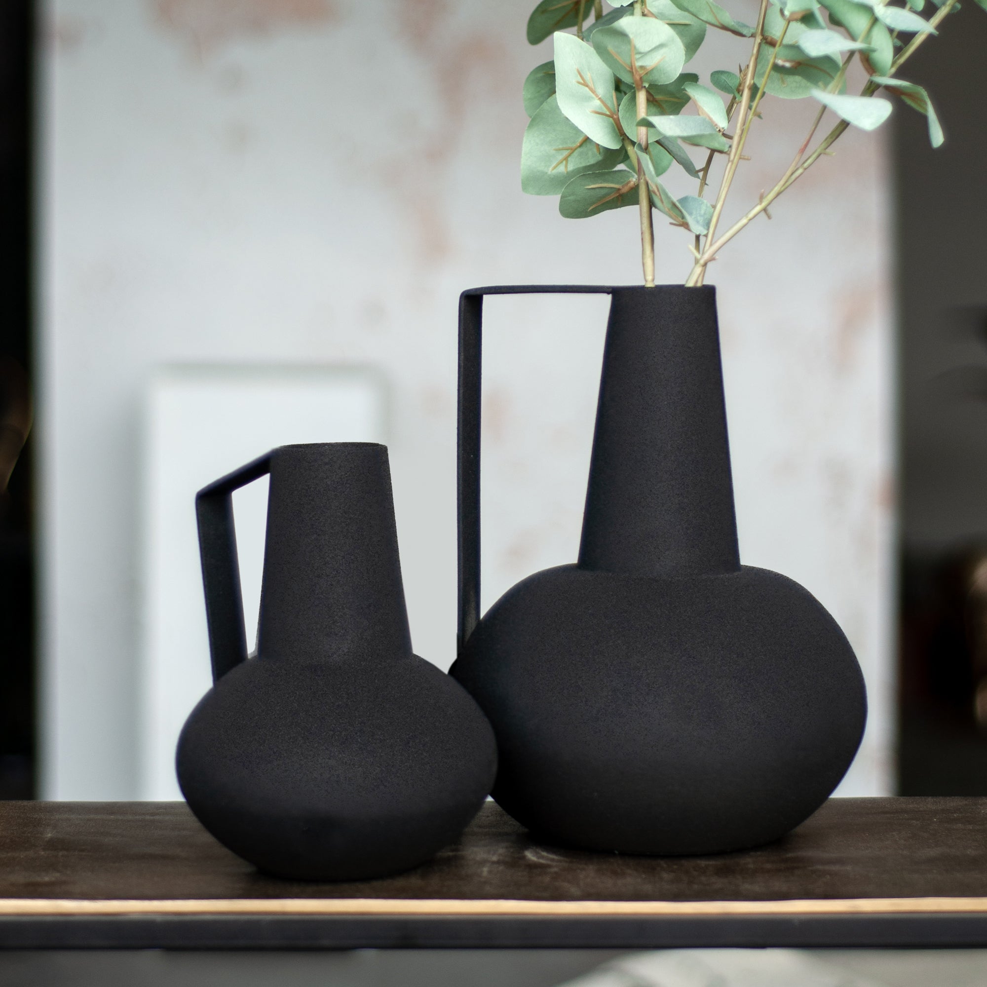 Monarda Indoor Iron Vase, Matte Black - Lifestyle Image - VAS196
