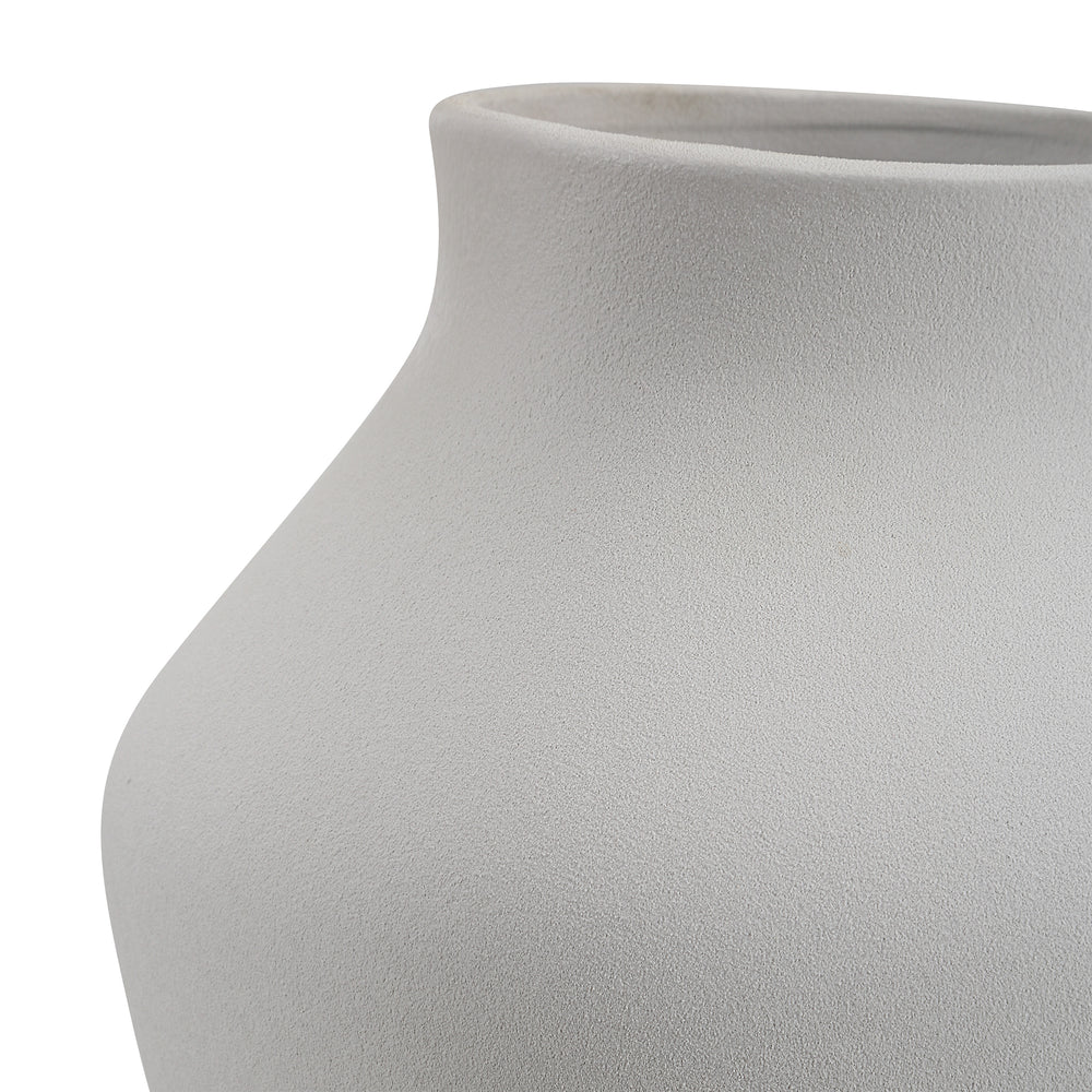 Lingby Indoor Vase - Detail Image - VAS302