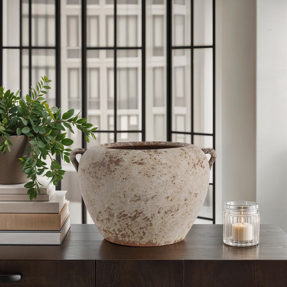 Severn Indoor Vase - Lifestyle Image - VAS305