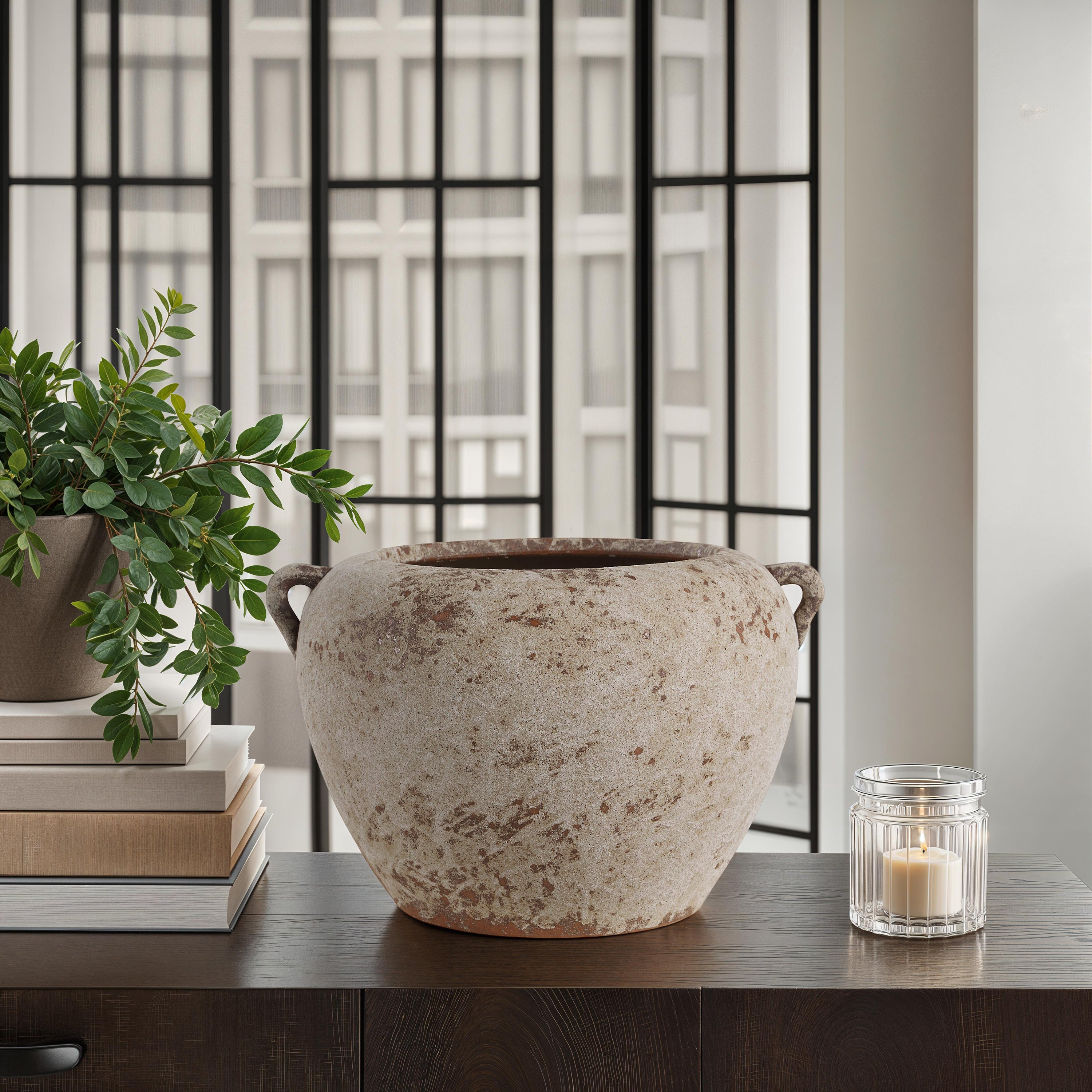 Severn Indoor Vase - Lifestyle Image - VAS305