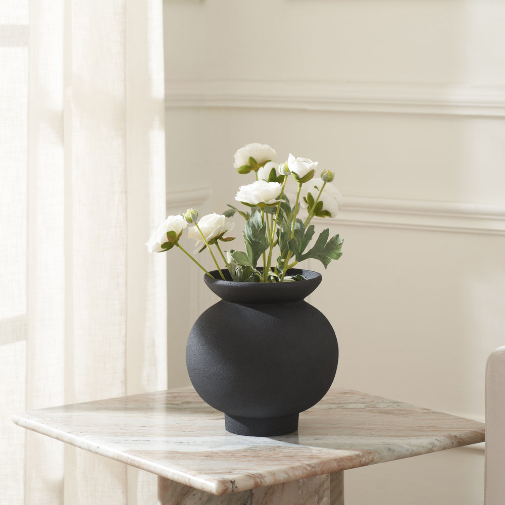 Cadiz Indoor Vase, Black - Lifestyle Image - VAS296