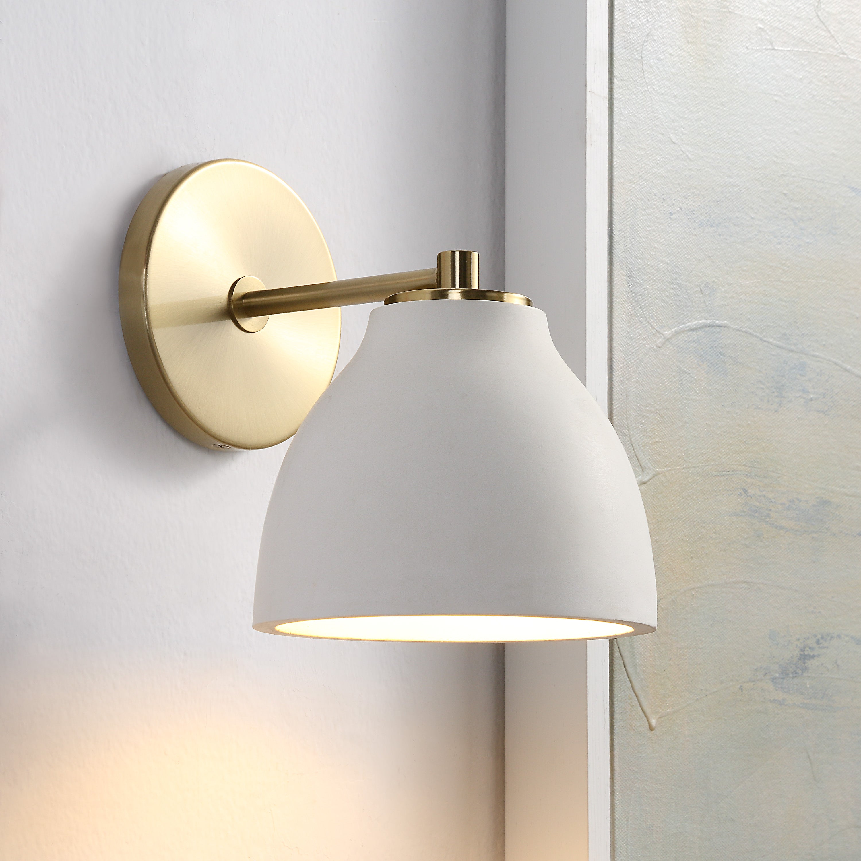 Mazia 8.5" Burnished Brass 1-Light Wall Sconce - Lifestyle Image - WS138
