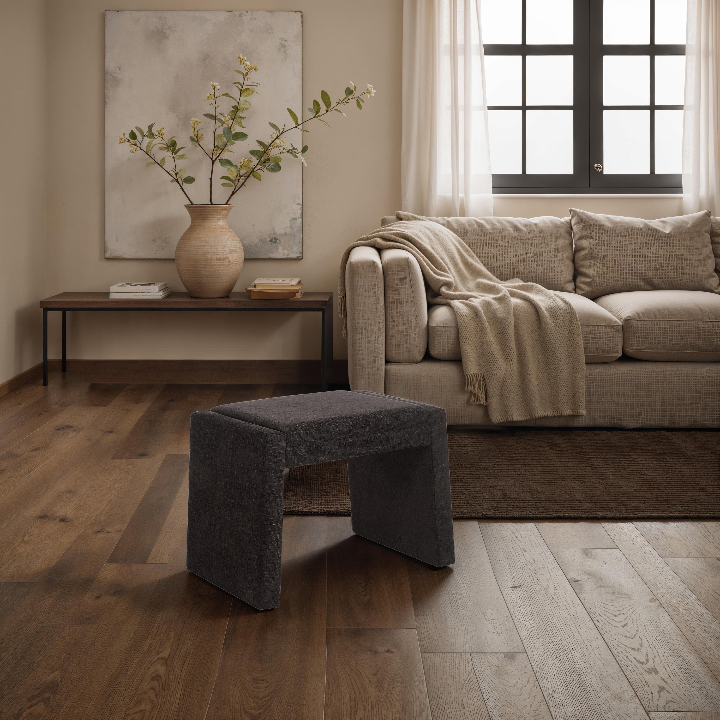 Moita 18.0" Height Bench - Lifestyle Image - CHA117