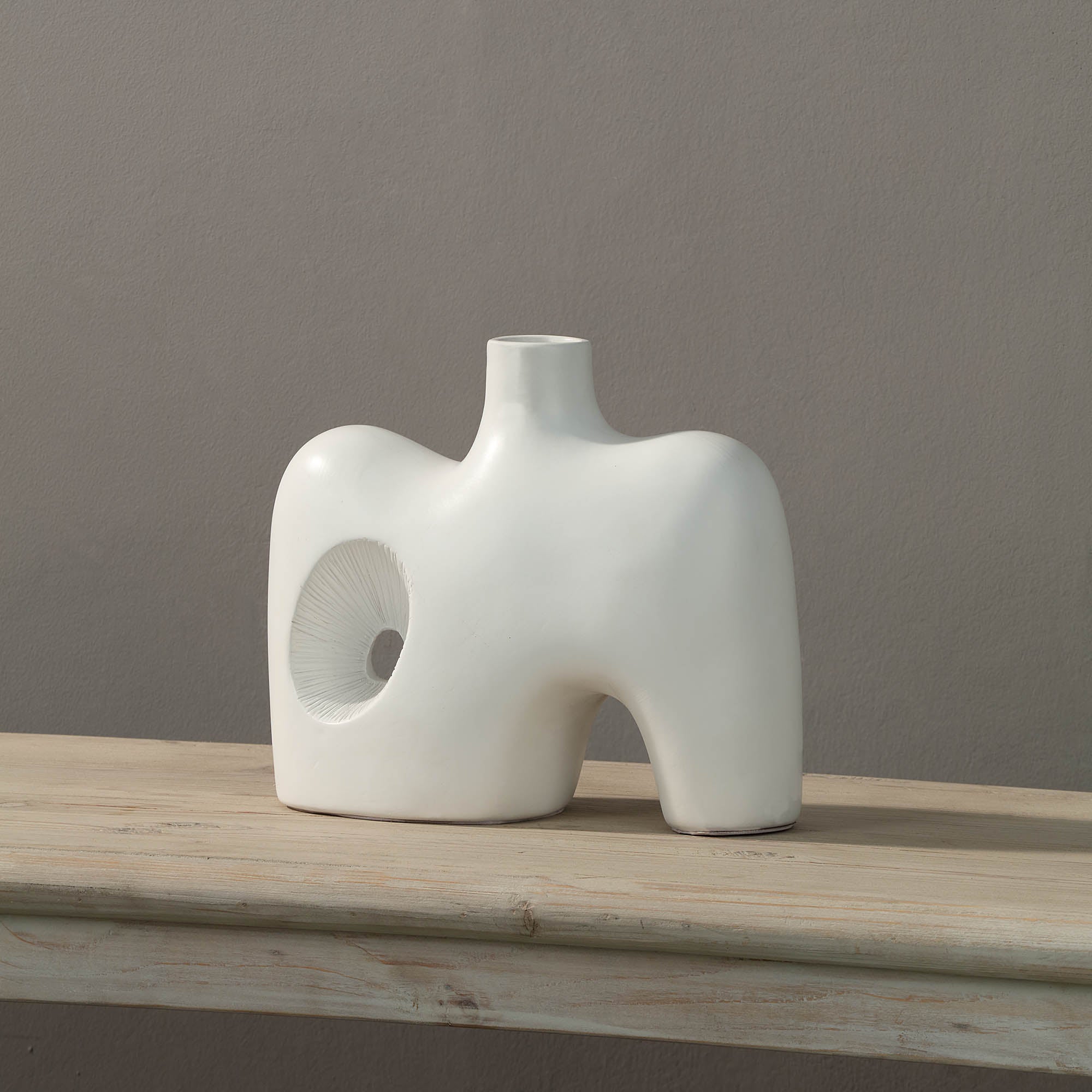 Mariner Indoor Ceramic Vase , Off-White - Lifestyle Image - VAS210